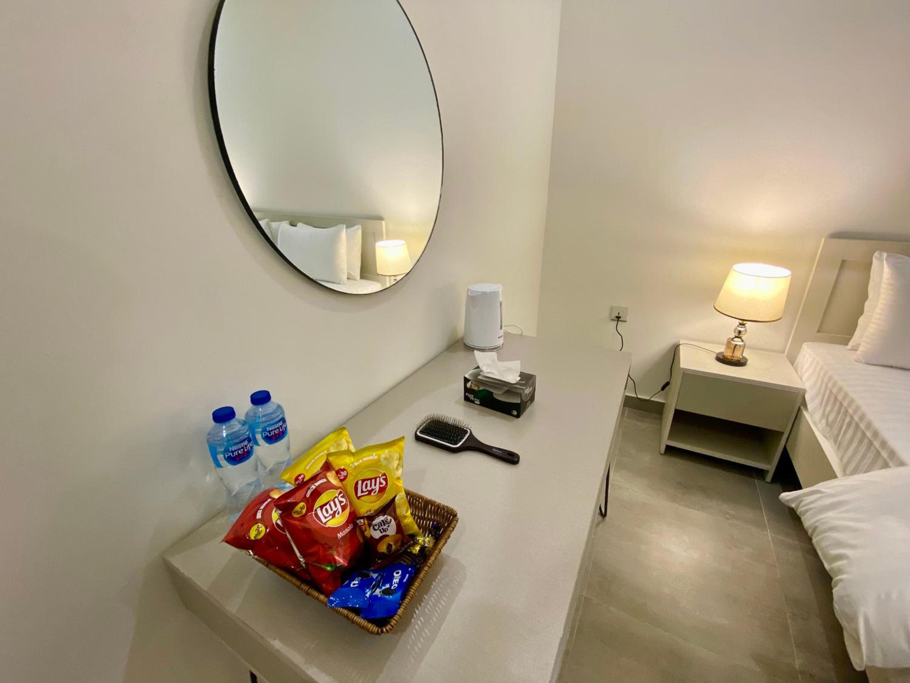 Skypark One Gulberg - Apartments by Superhost