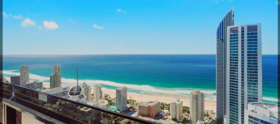 Mantra Circle on Cavill 3 Bedroom 2 Bathroom ocean and river views