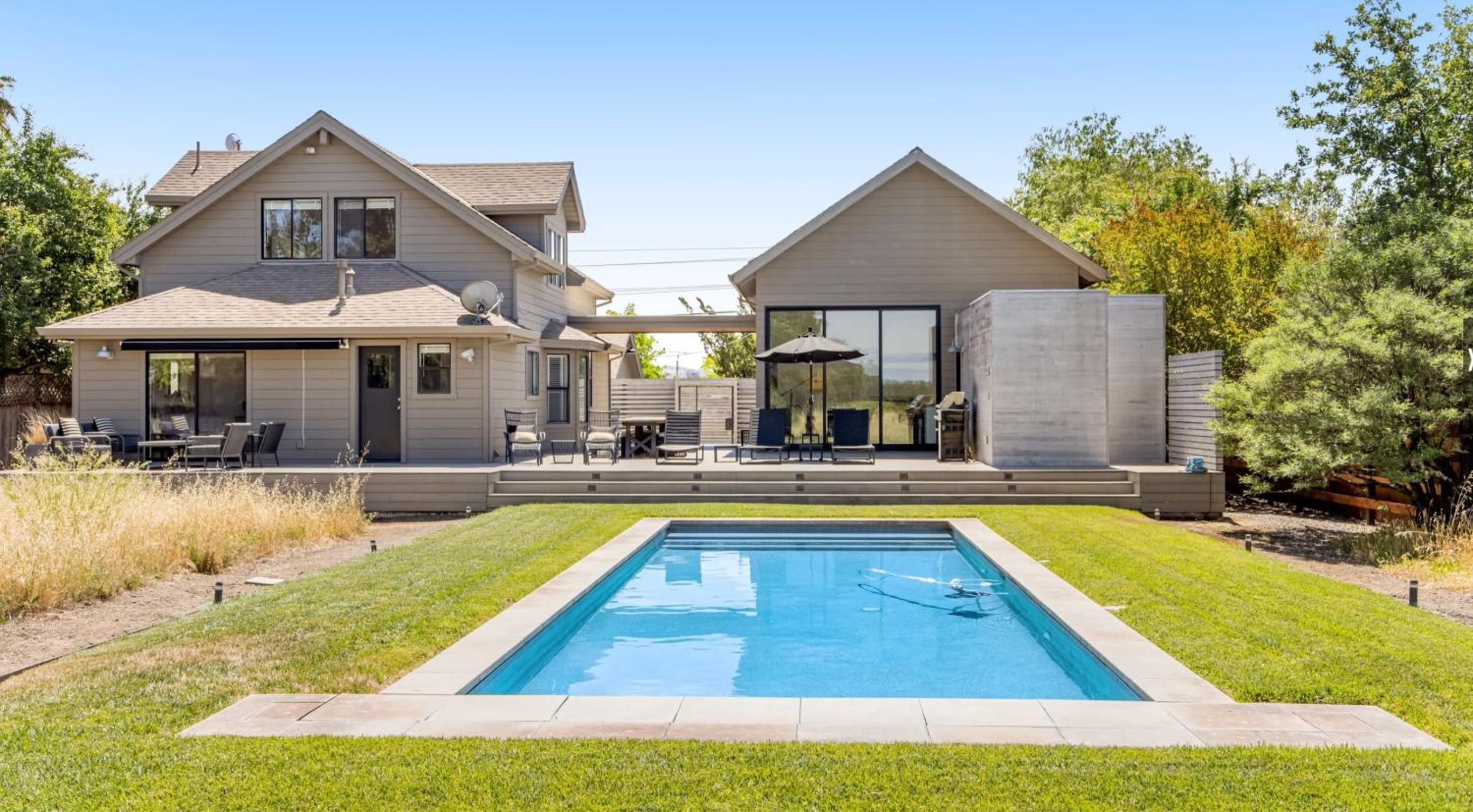 Modern Sonoma Home w Private Pool - Valley Vineyards view 3