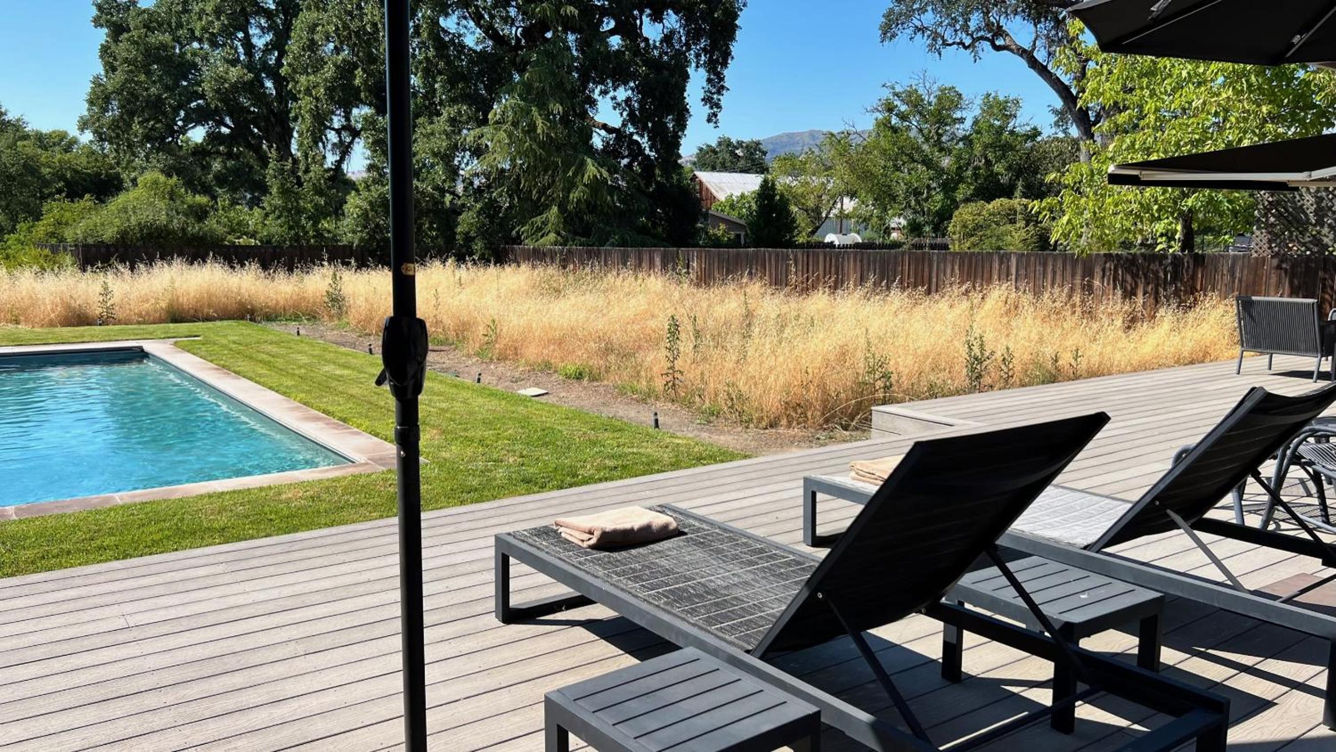 Modern Sonoma Home w Private Pool - Valley Vineyards view 4