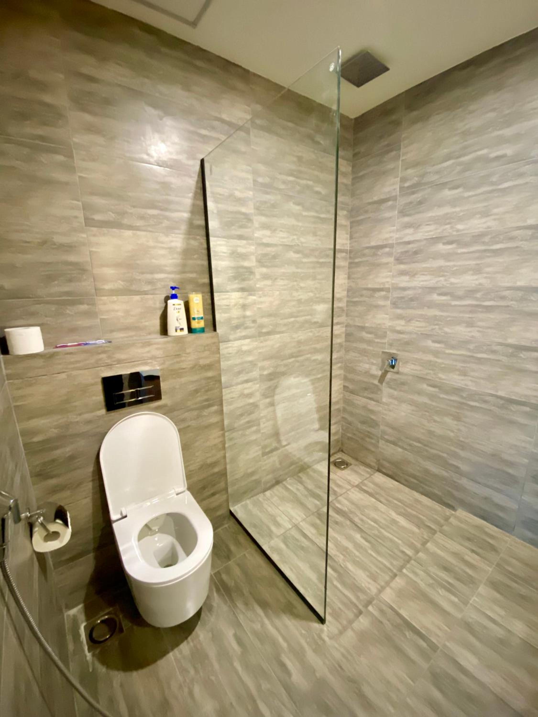 Skypark One Gulberg - Apartments by Superhost