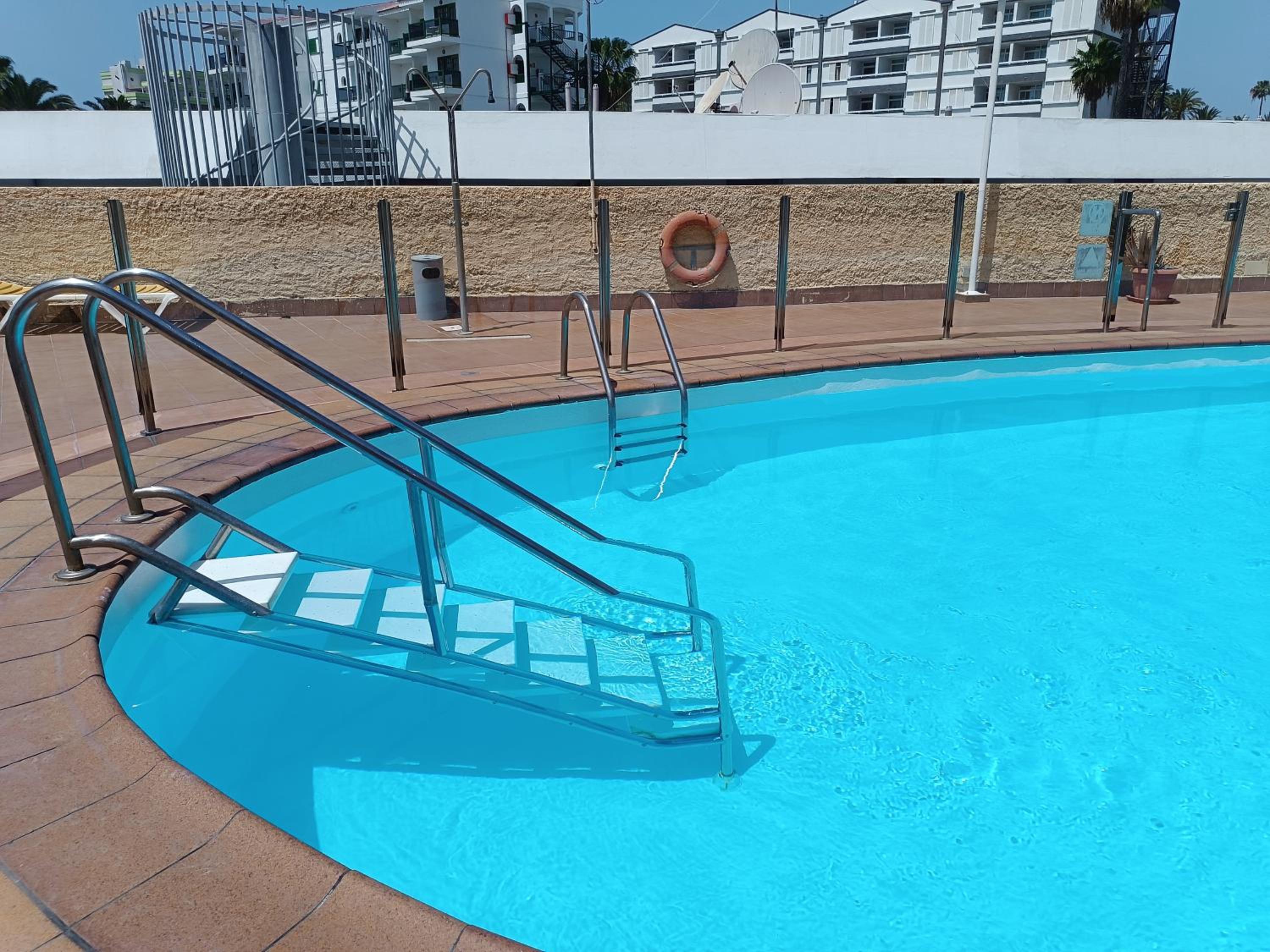 Pool view accommodation in Playa del Ingles