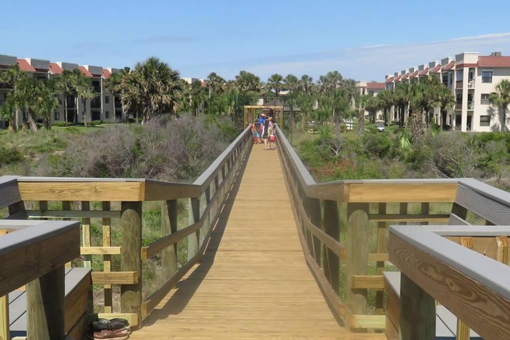 Beach Side complex B23 1 Bed 1 Bath w/Heated Pool view 4