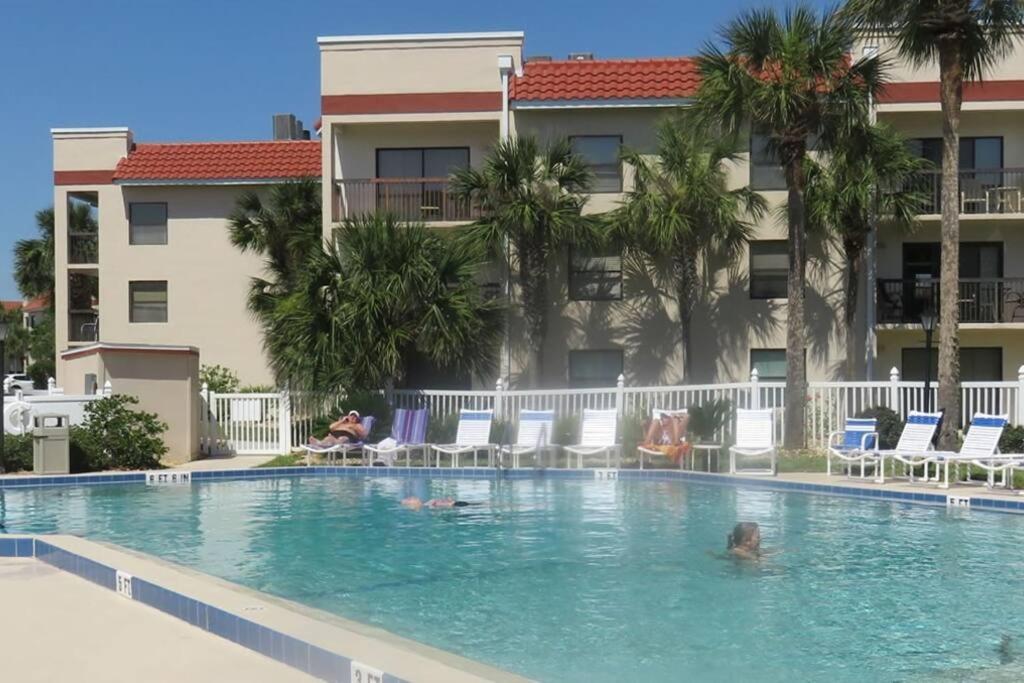 Beach Side complex B23 1 Bed 1 Bath w/Heated Pool view 5
