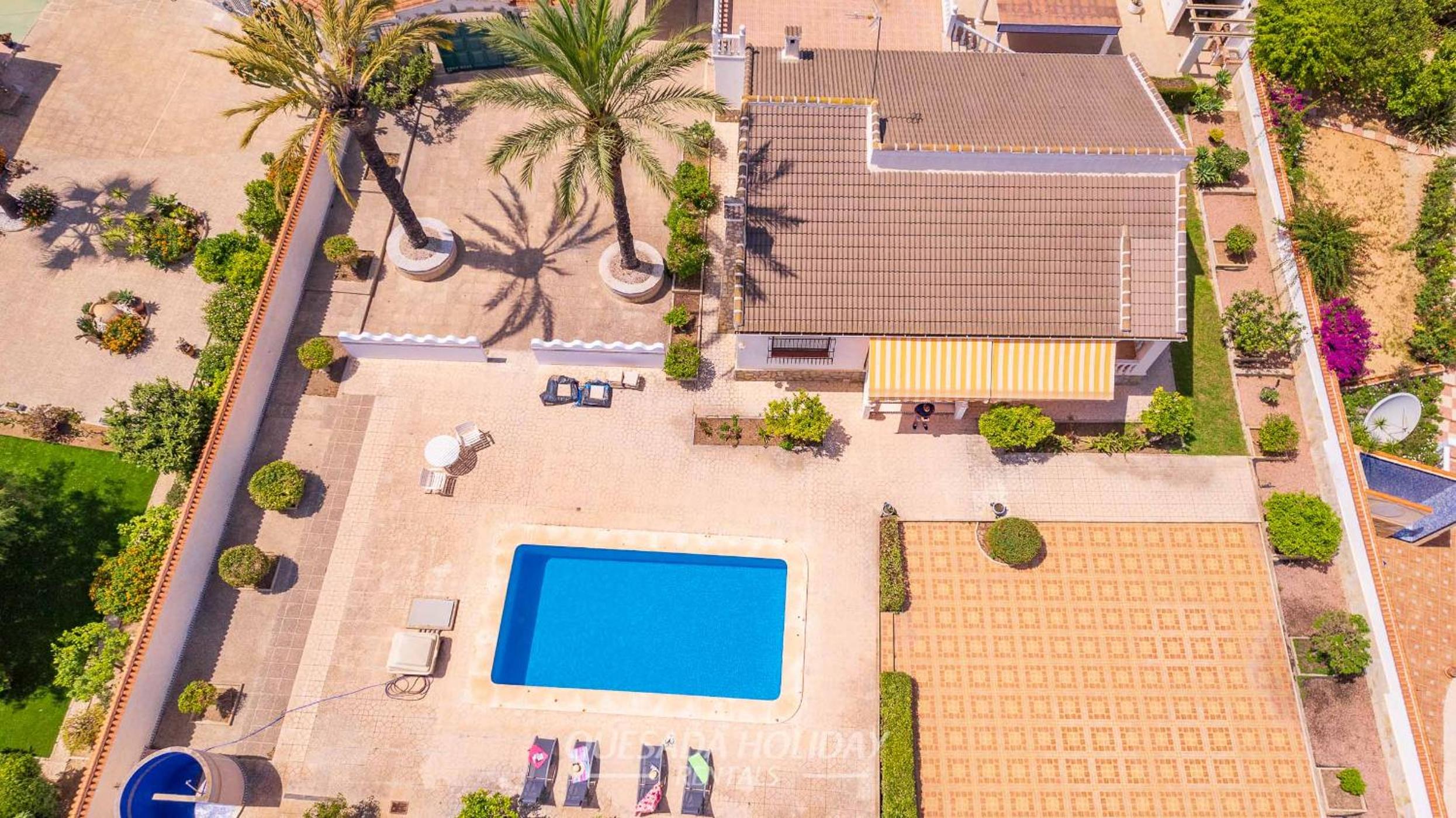 Villa Costa Azul Quesada center private pool