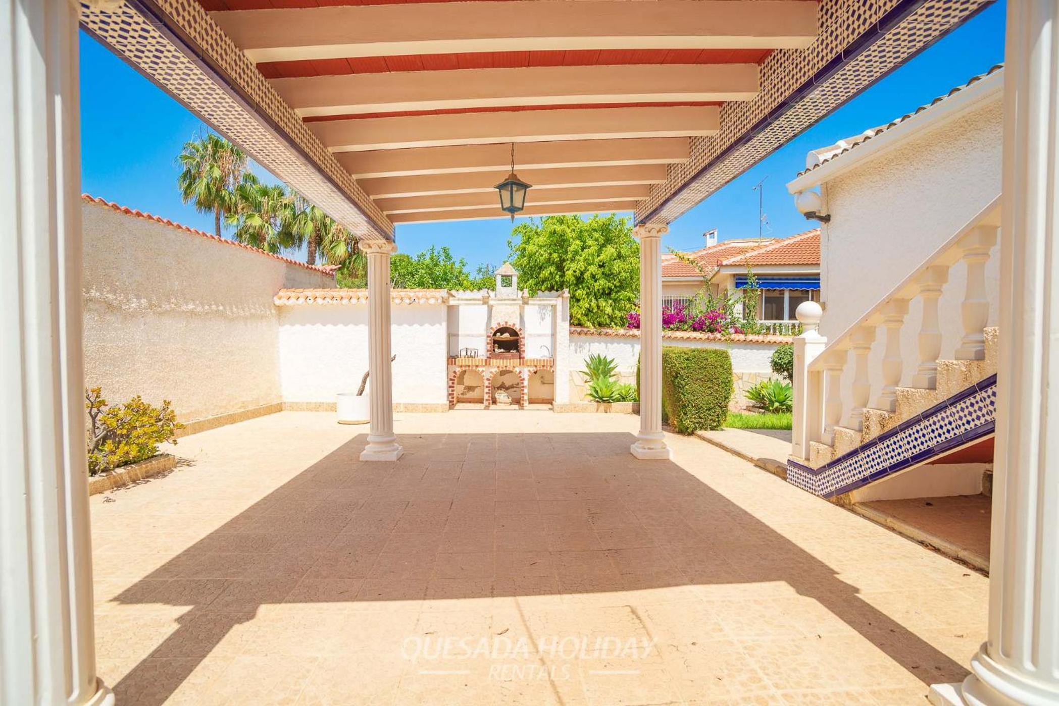 Villa Costa Azul Quesada center private pool