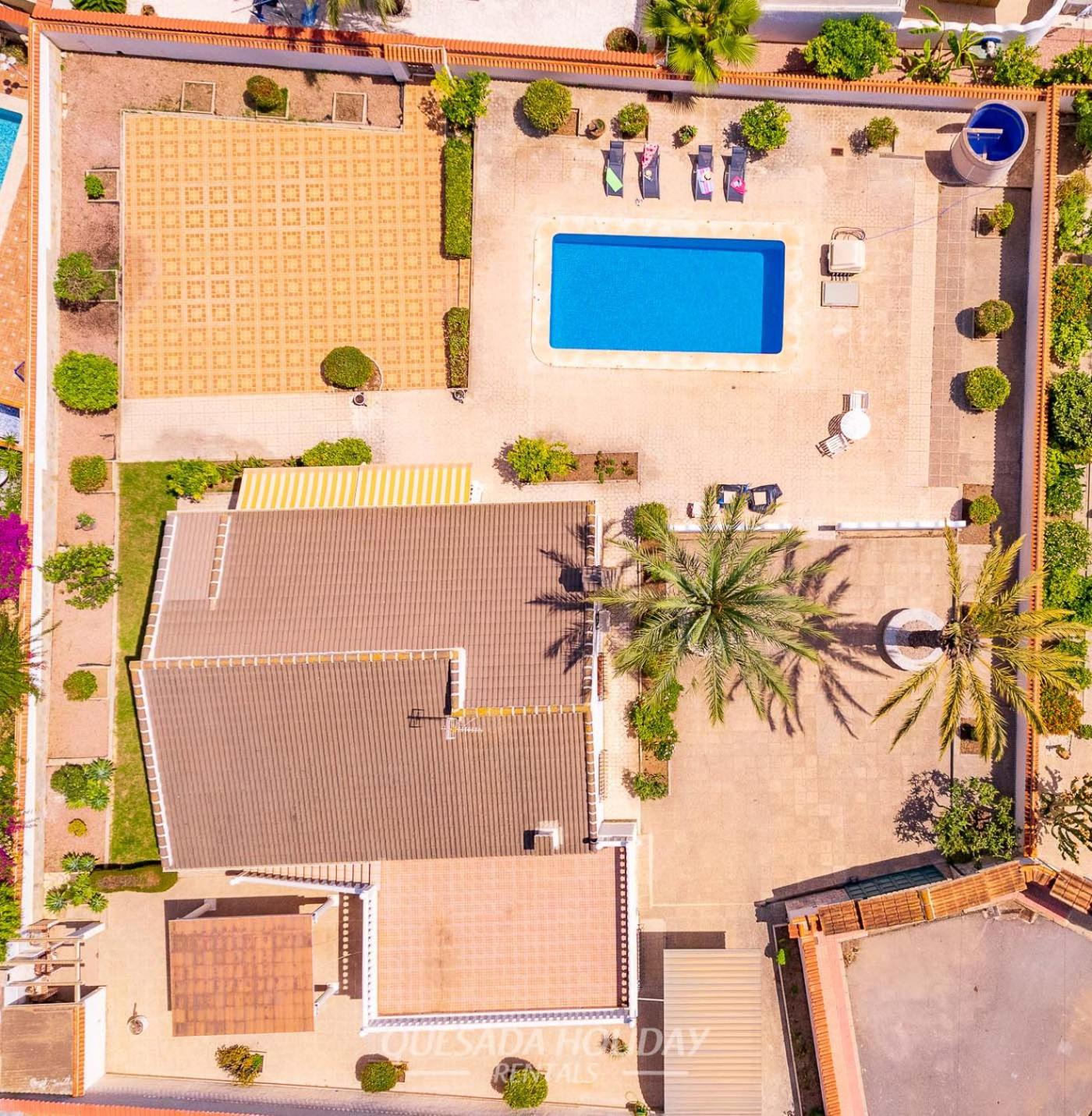 Villa Costa Azul Quesada center private pool