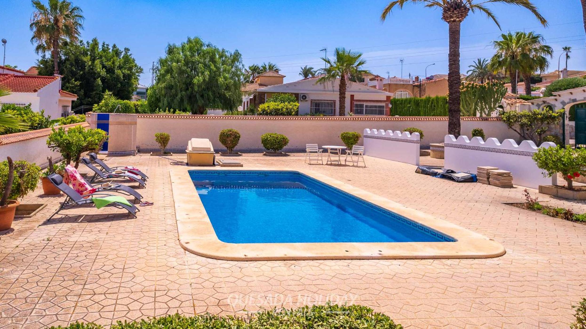 Villa Costa Azul Quesada center private pool