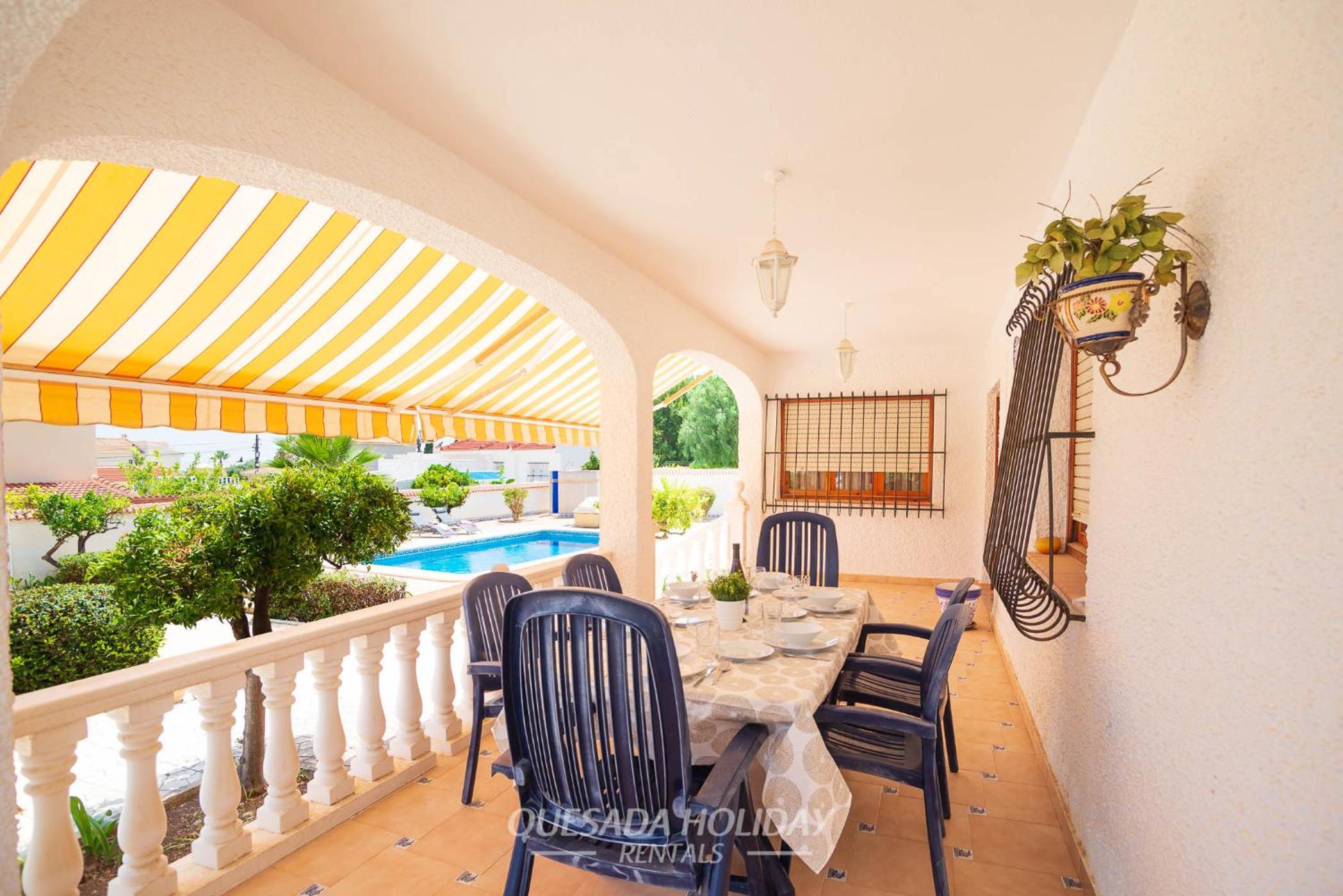 Villa Costa Azul Quesada center private pool