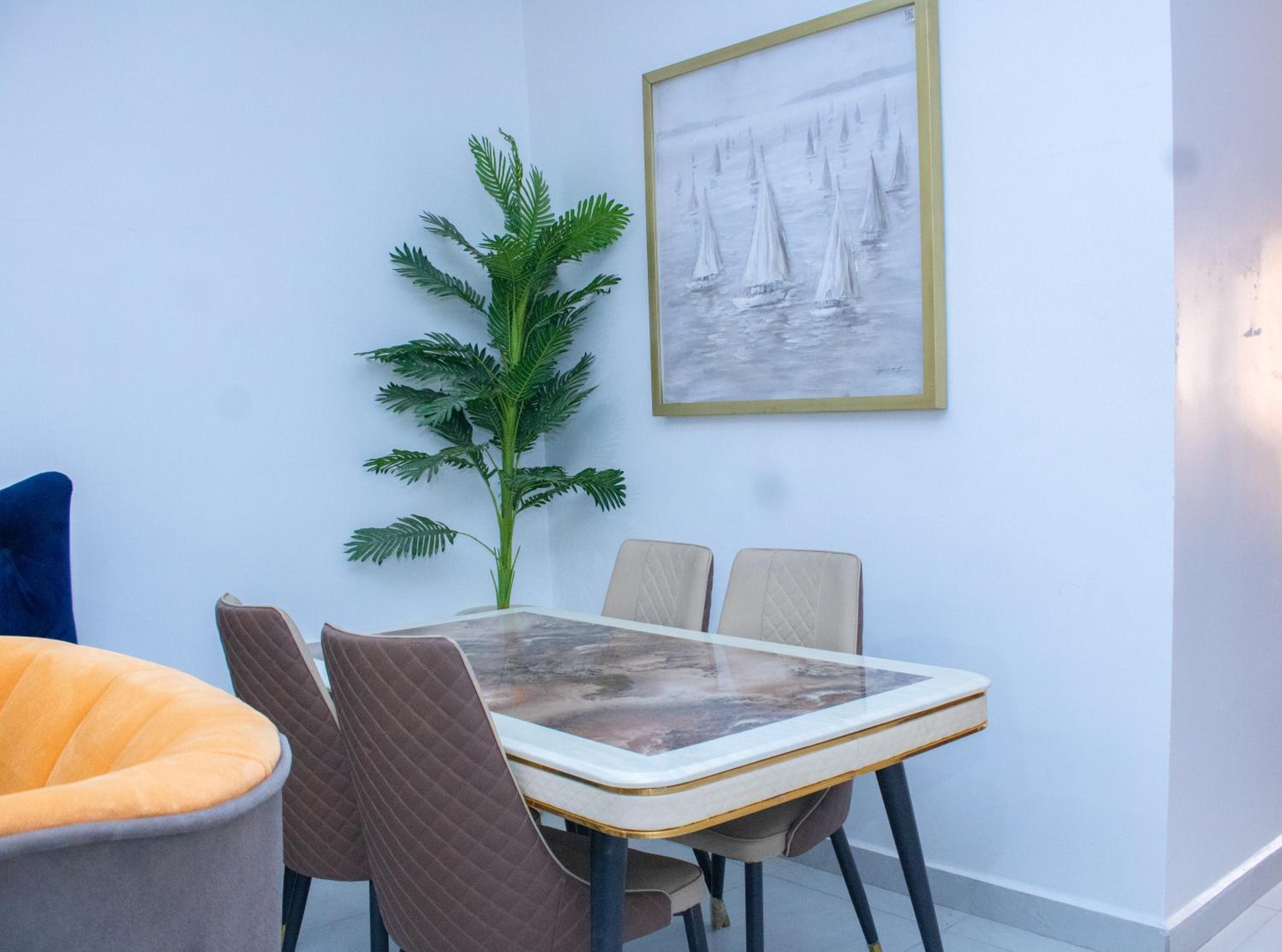 Hendon Ivy Apartment