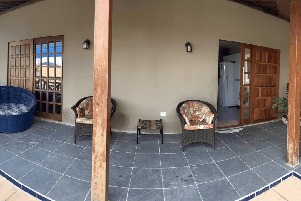 Casa com piscina privativa na subida de Serra Negra
