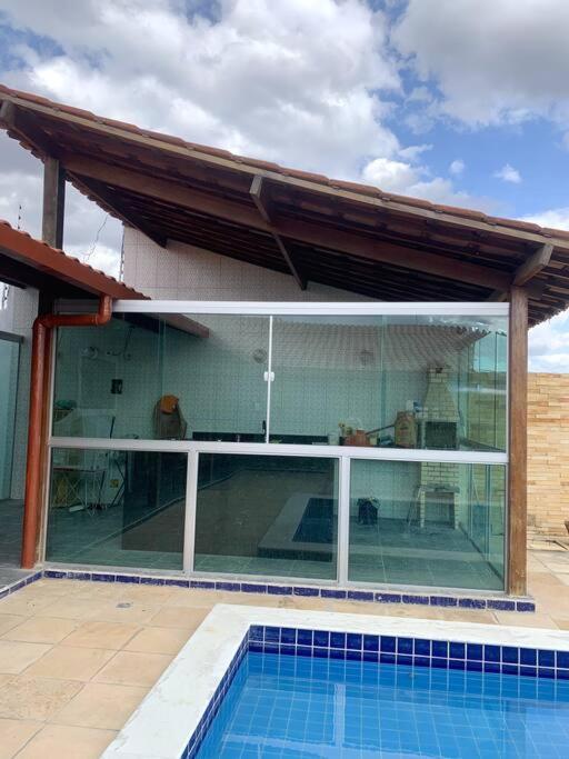 Casa com piscina privativa na subida de Serra Negra