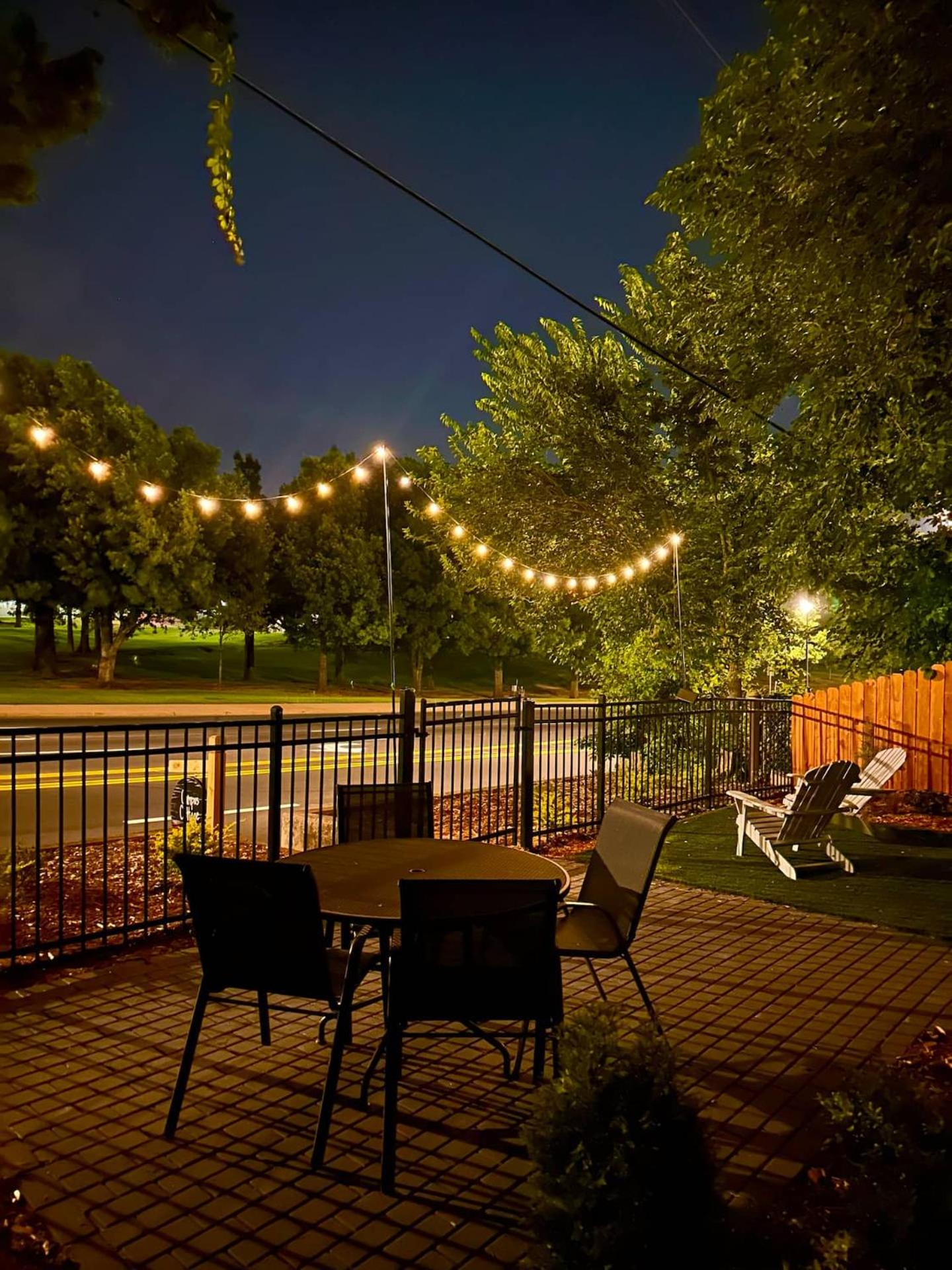 Campus Cottage Kng Bed! Walk To Uco And Downtown view 4