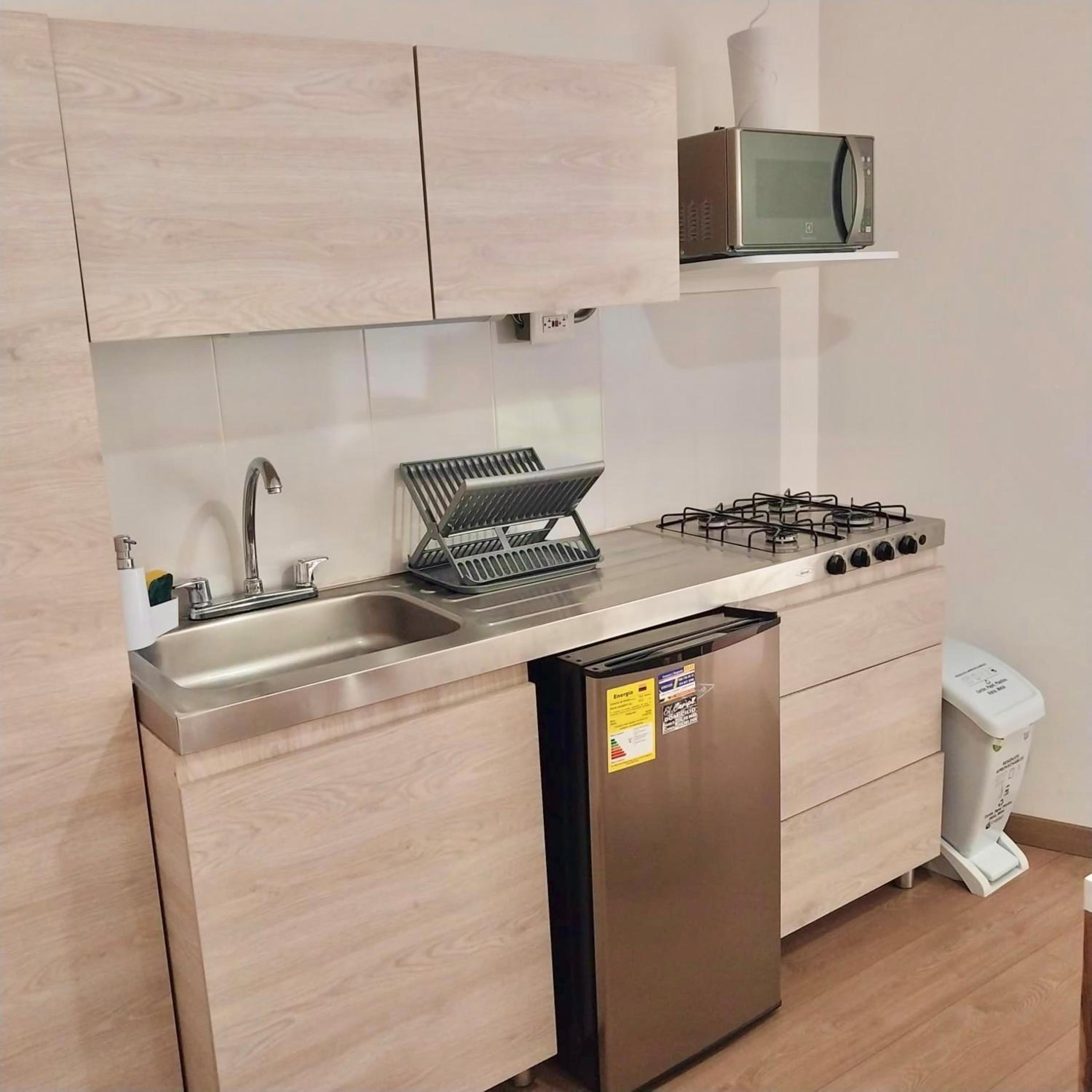 Entire Apartment Loft coffee- parking- WIFI 5G
