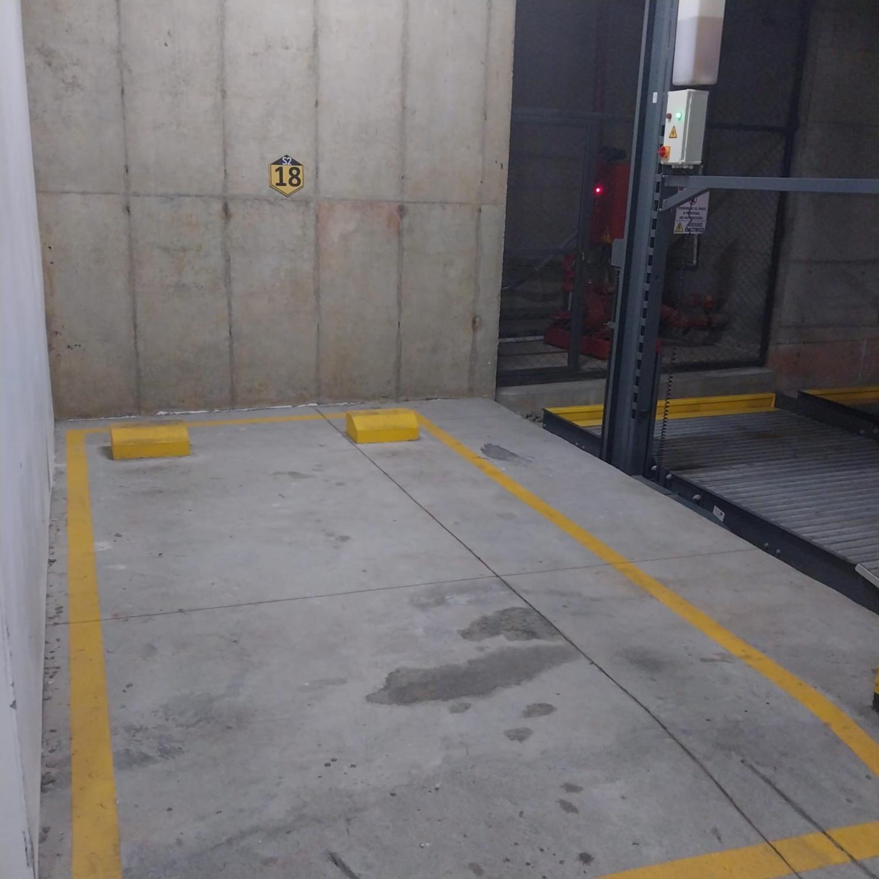 Entire Apartment Loft coffee- parking- WIFI 5G