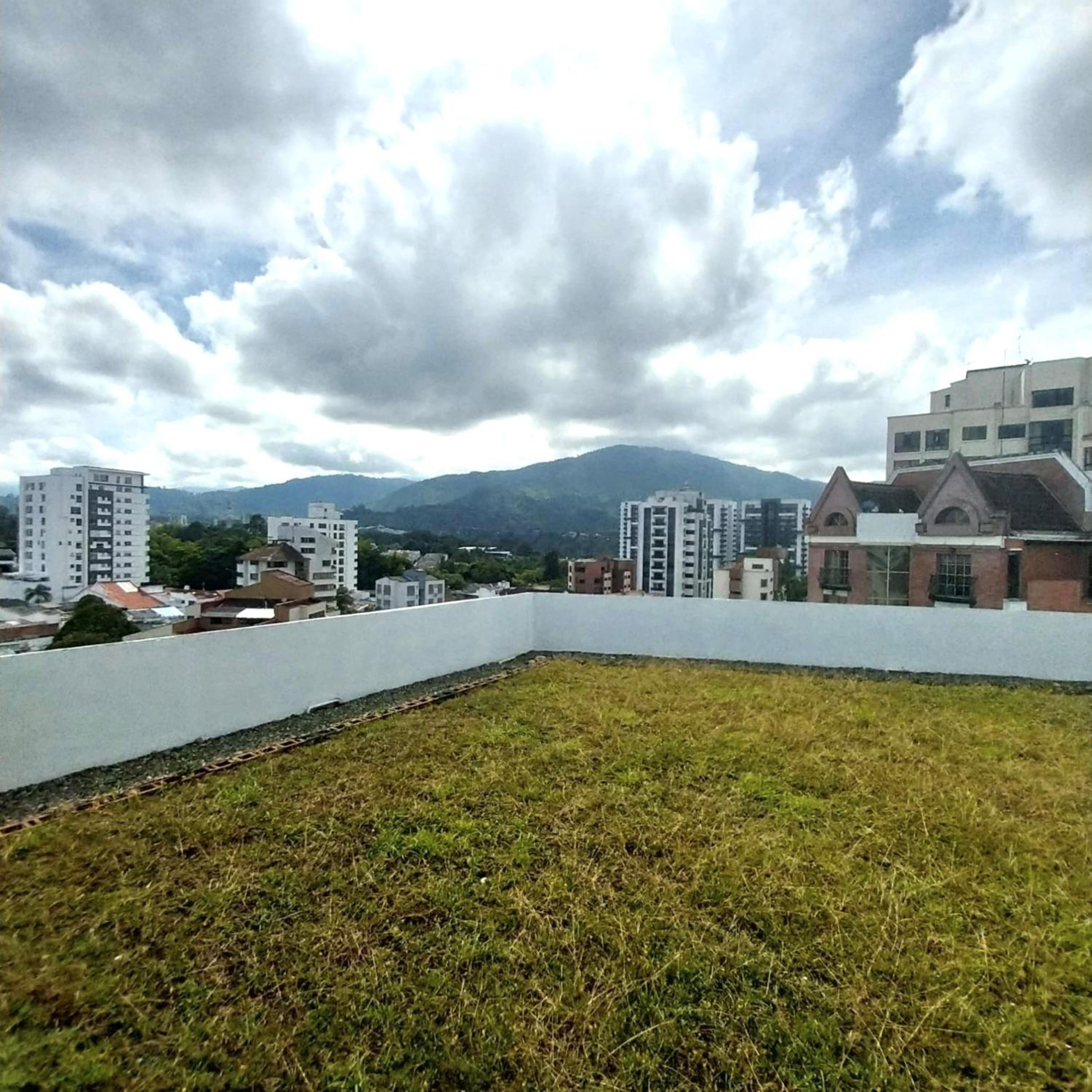 Entire Apartment Loft coffee- parking- WIFI 5G