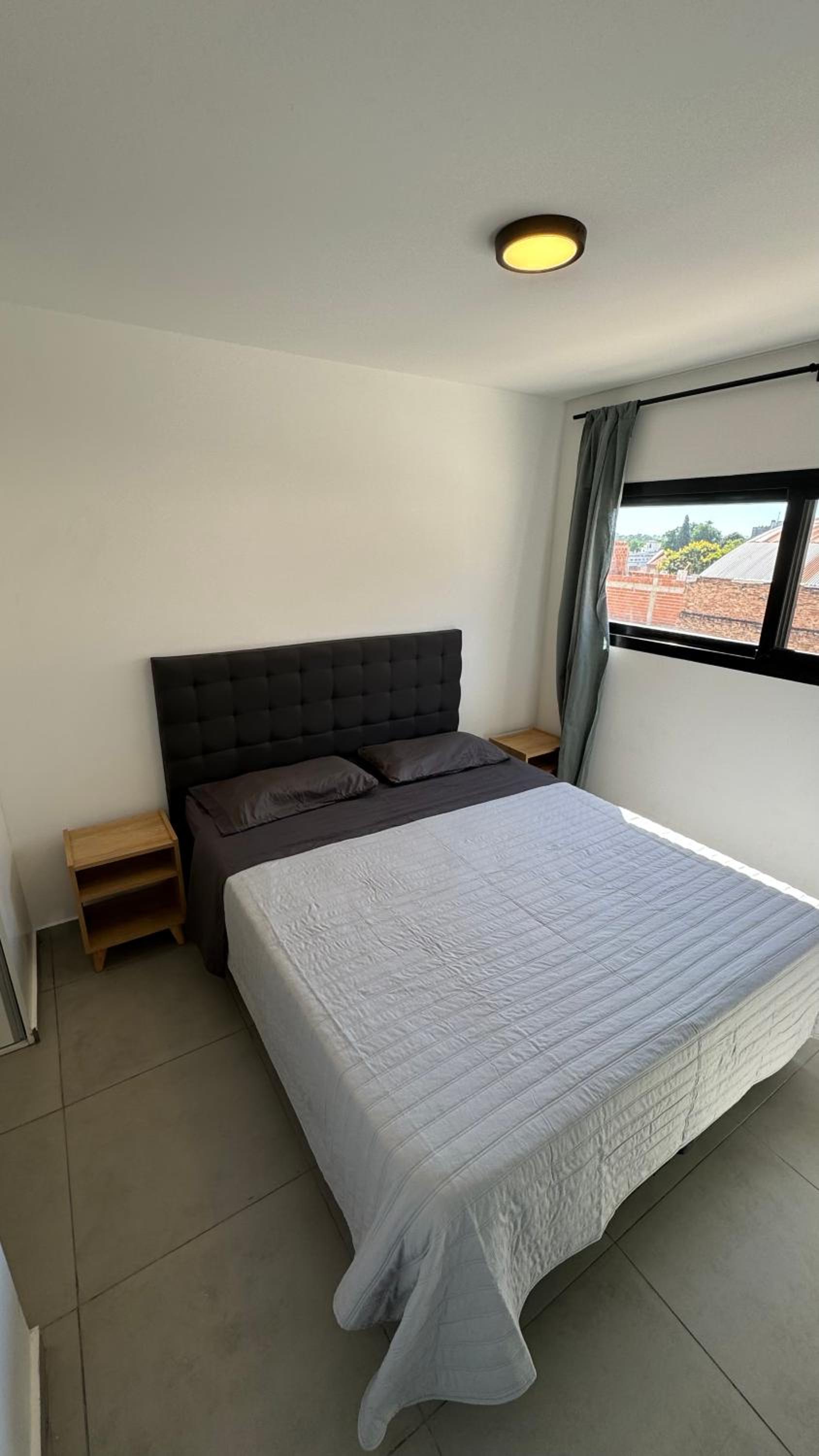 UN DORMITORIO, PILETA Y ASADORES EN TERRAZA NUEVA CÓRDOBa