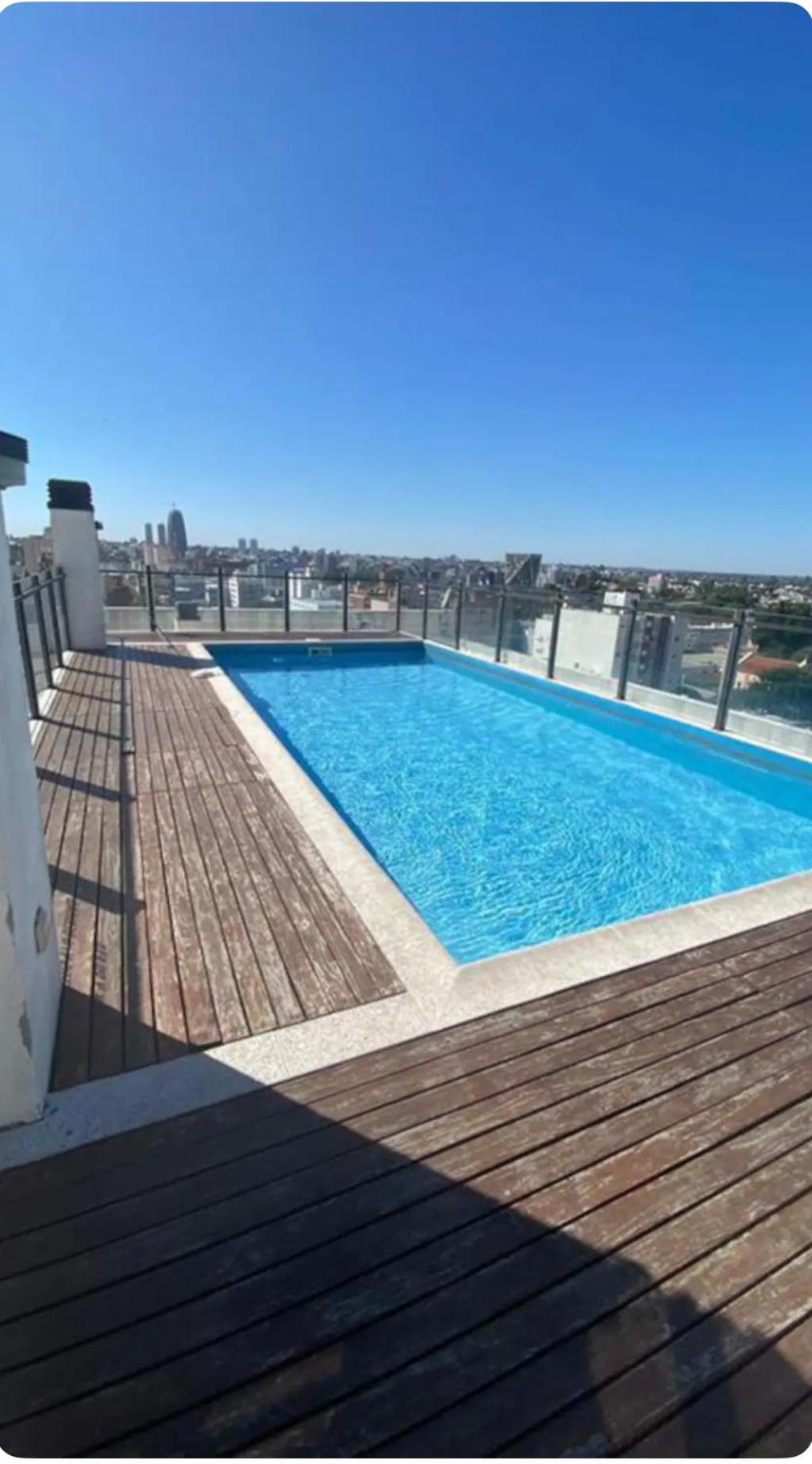 UN DORMITORIO, PILETA Y ASADORES EN TERRAZA NUEVA CÓRDOBa