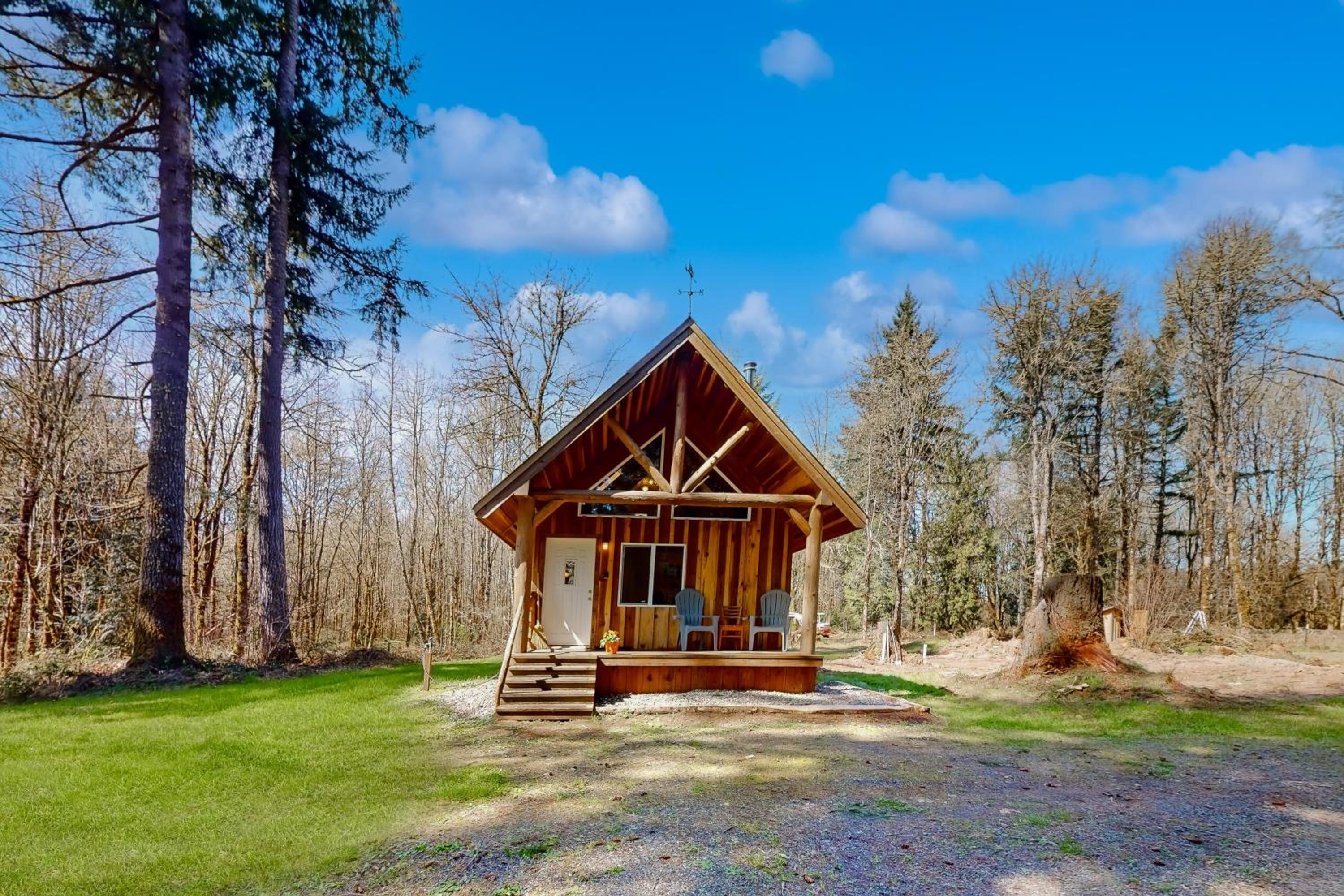 1 BR Dog-Friendly Home with Fire Pit, Near Creek