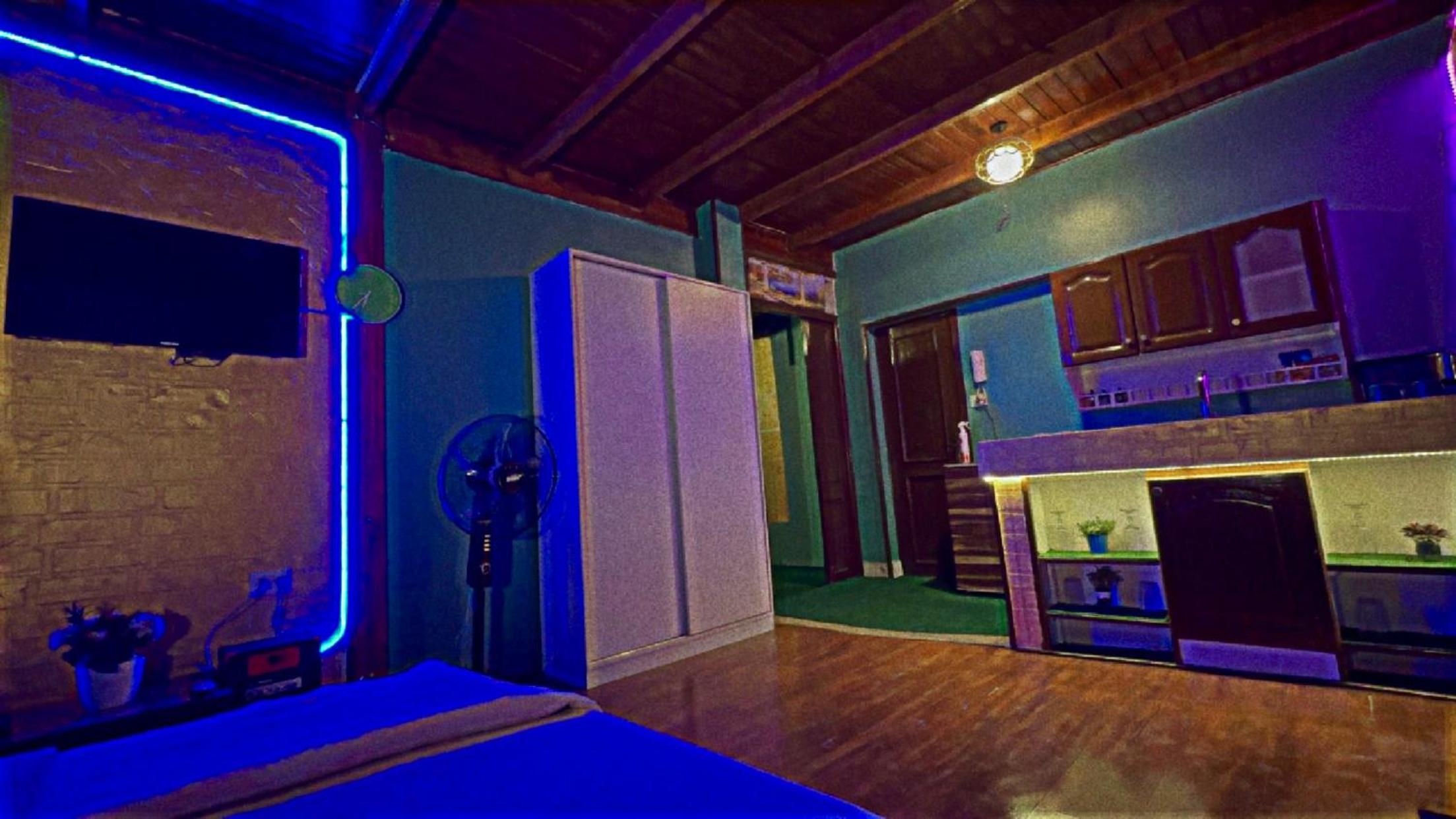 Studio with the visions of the Nile and the pyramids in Maadi