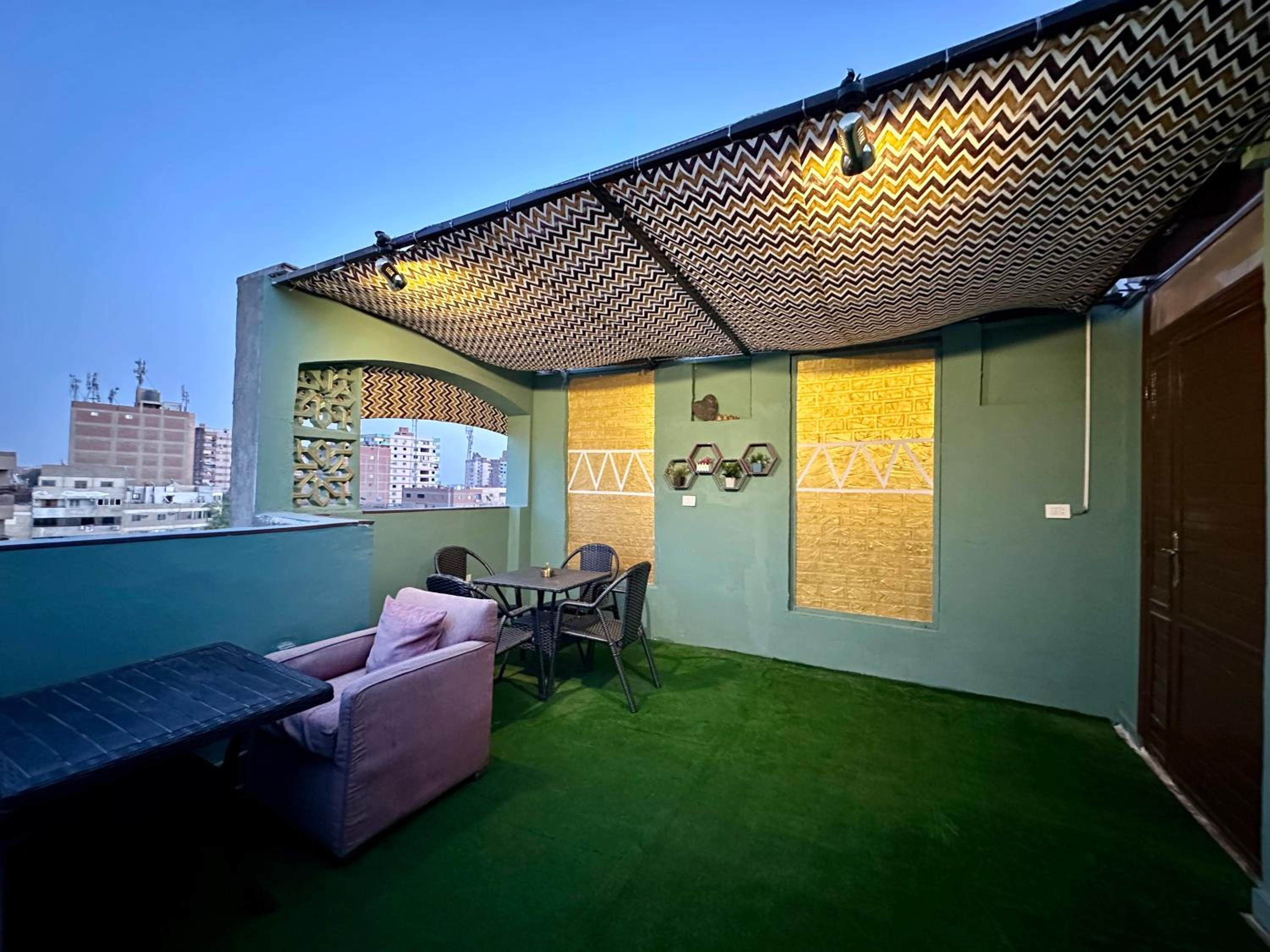 Studio with the visions of the Nile and the pyramids in Maadi