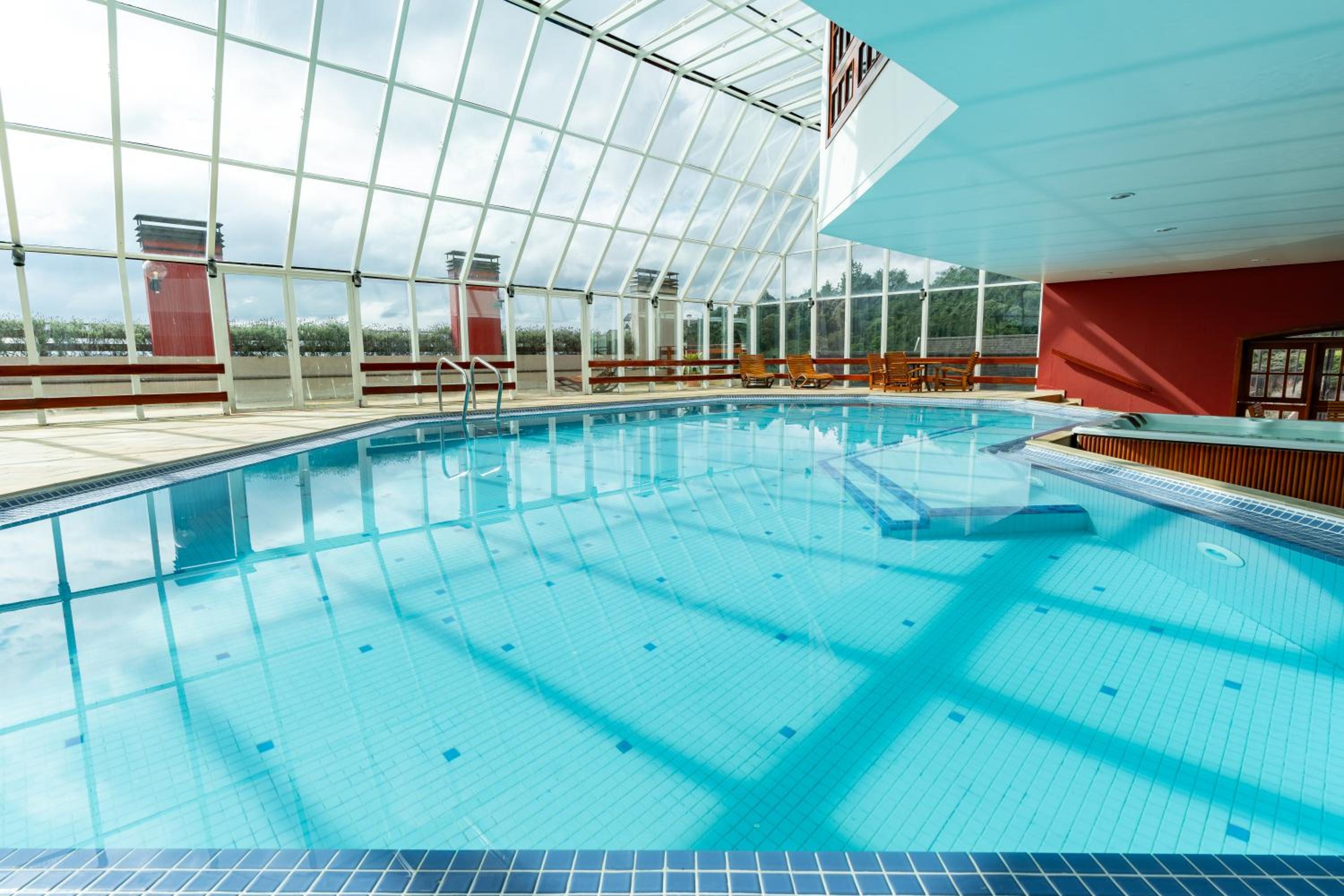 Mineir.INN - Piscina Aquecida e Hidro na Montanha