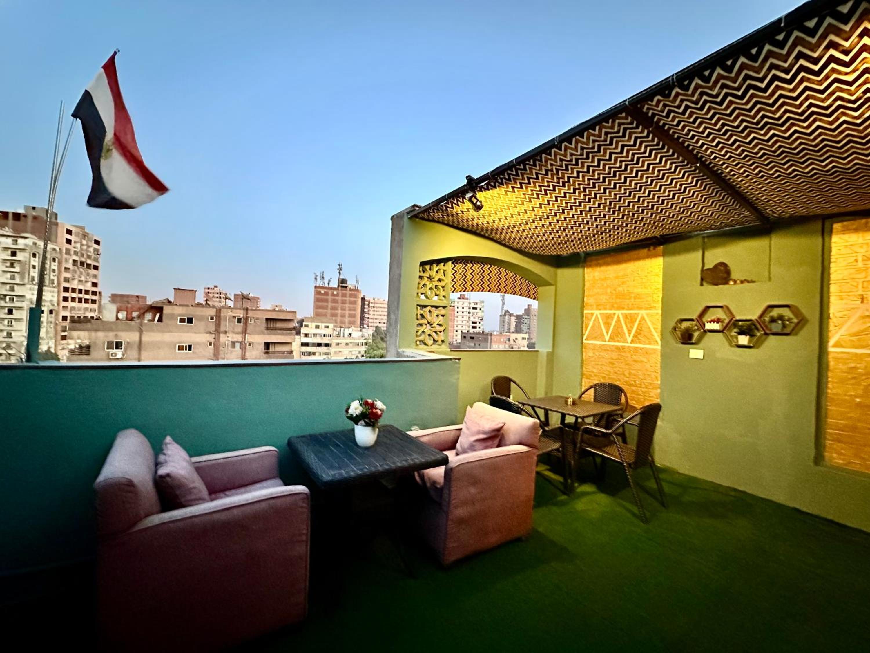 Studio with the visions of the Nile and the pyramids in Maadi