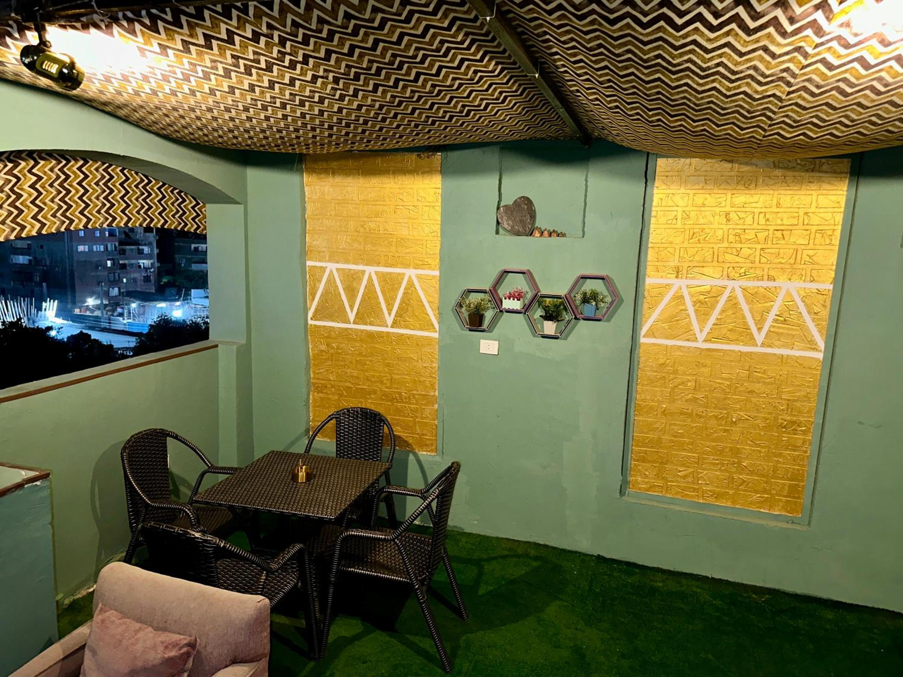 Studio with the visions of the Nile and the pyramids in Maadi