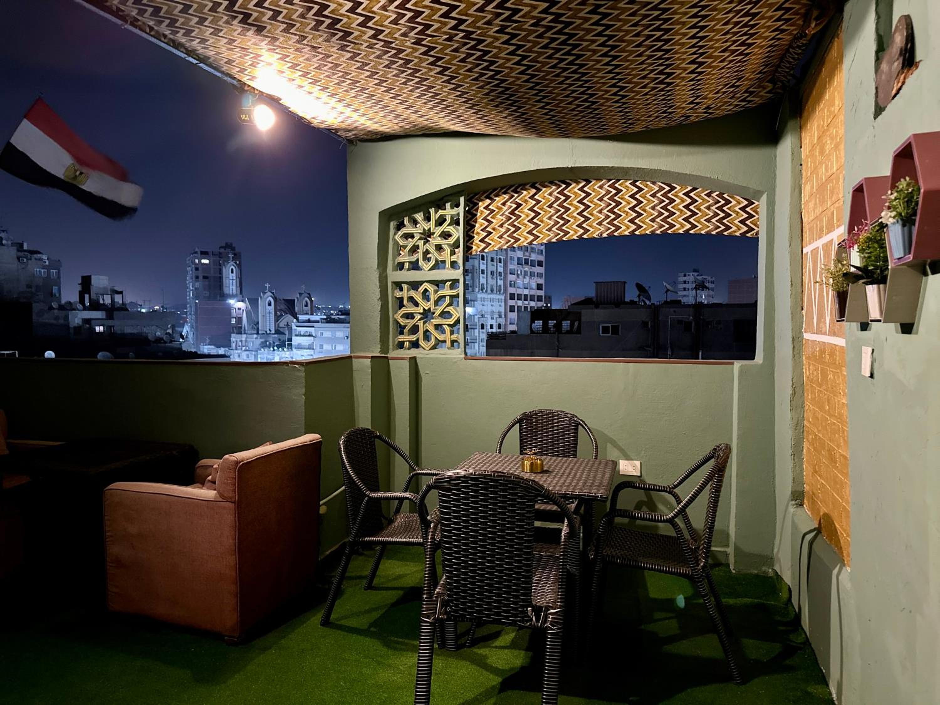 Studio with the visions of the Nile and the pyramids in Maadi