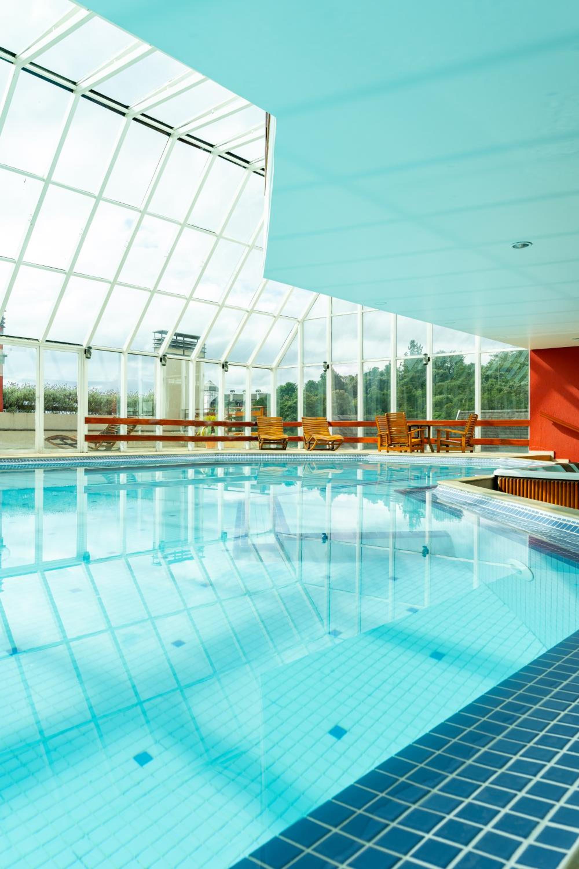 Mineir.INN - Piscina Aquecida e Hidro na Montanha
