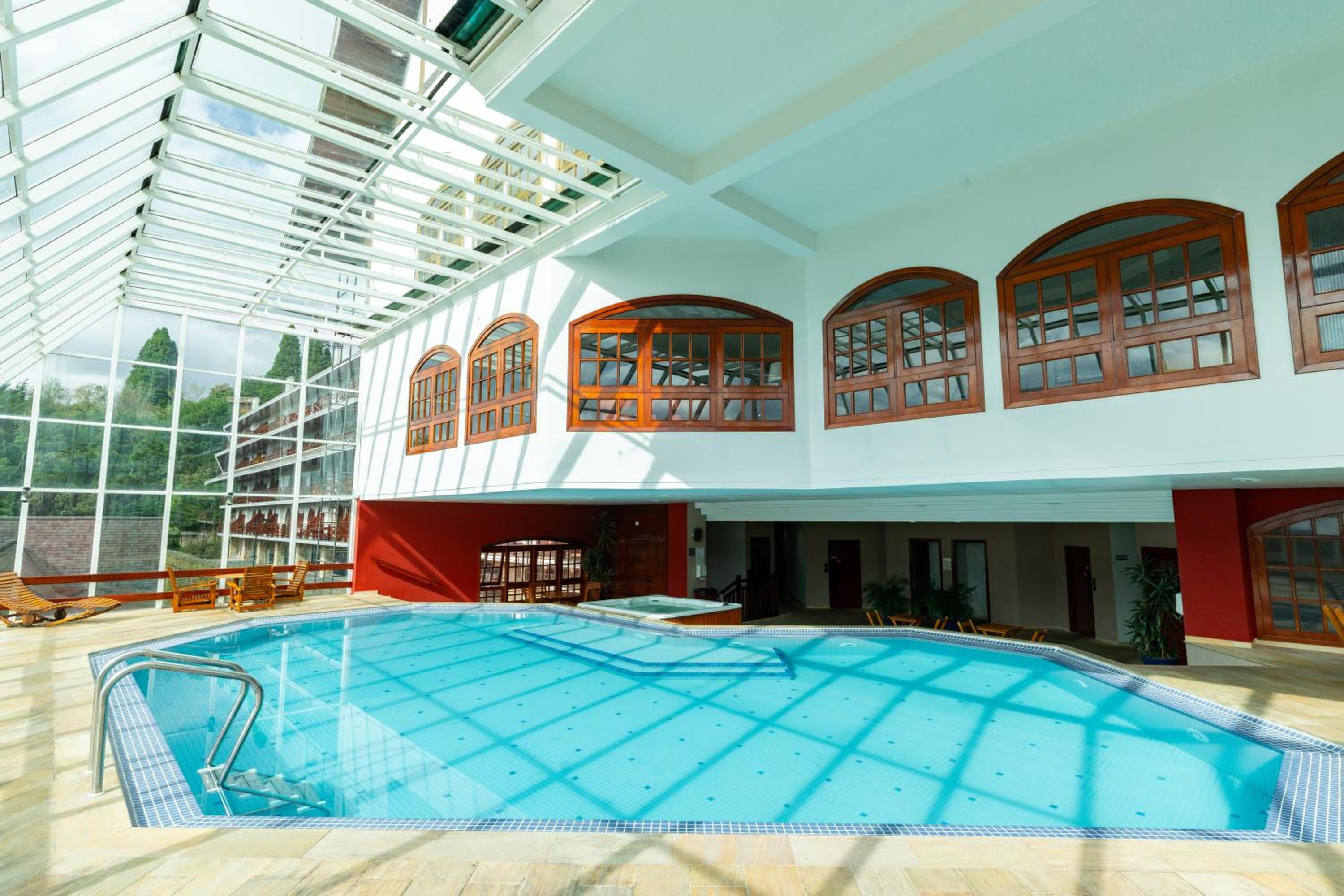 Mineir.INN - Piscina Aquecida e Hidro na Montanha