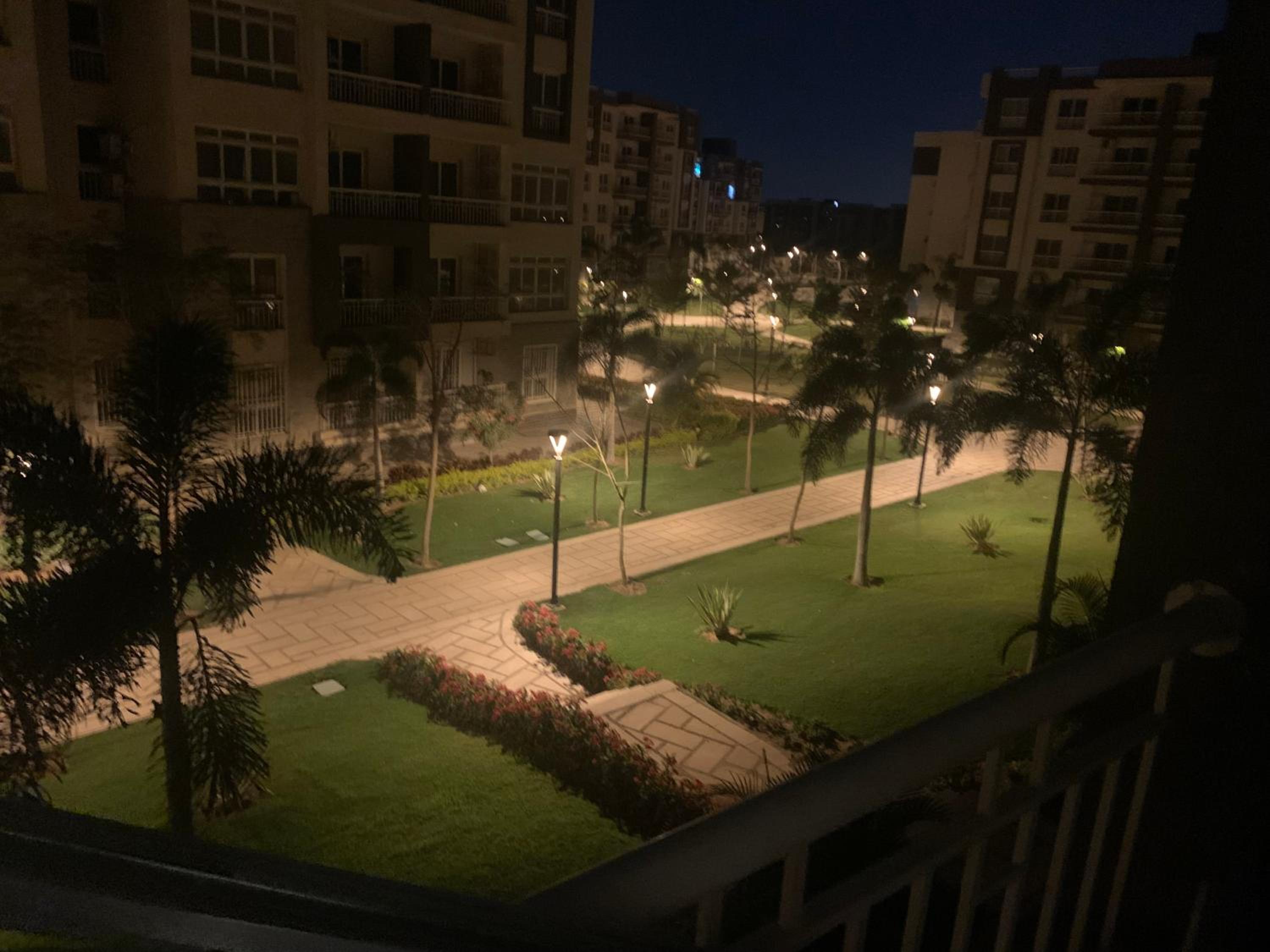 Modern flat , wide garden view view 4