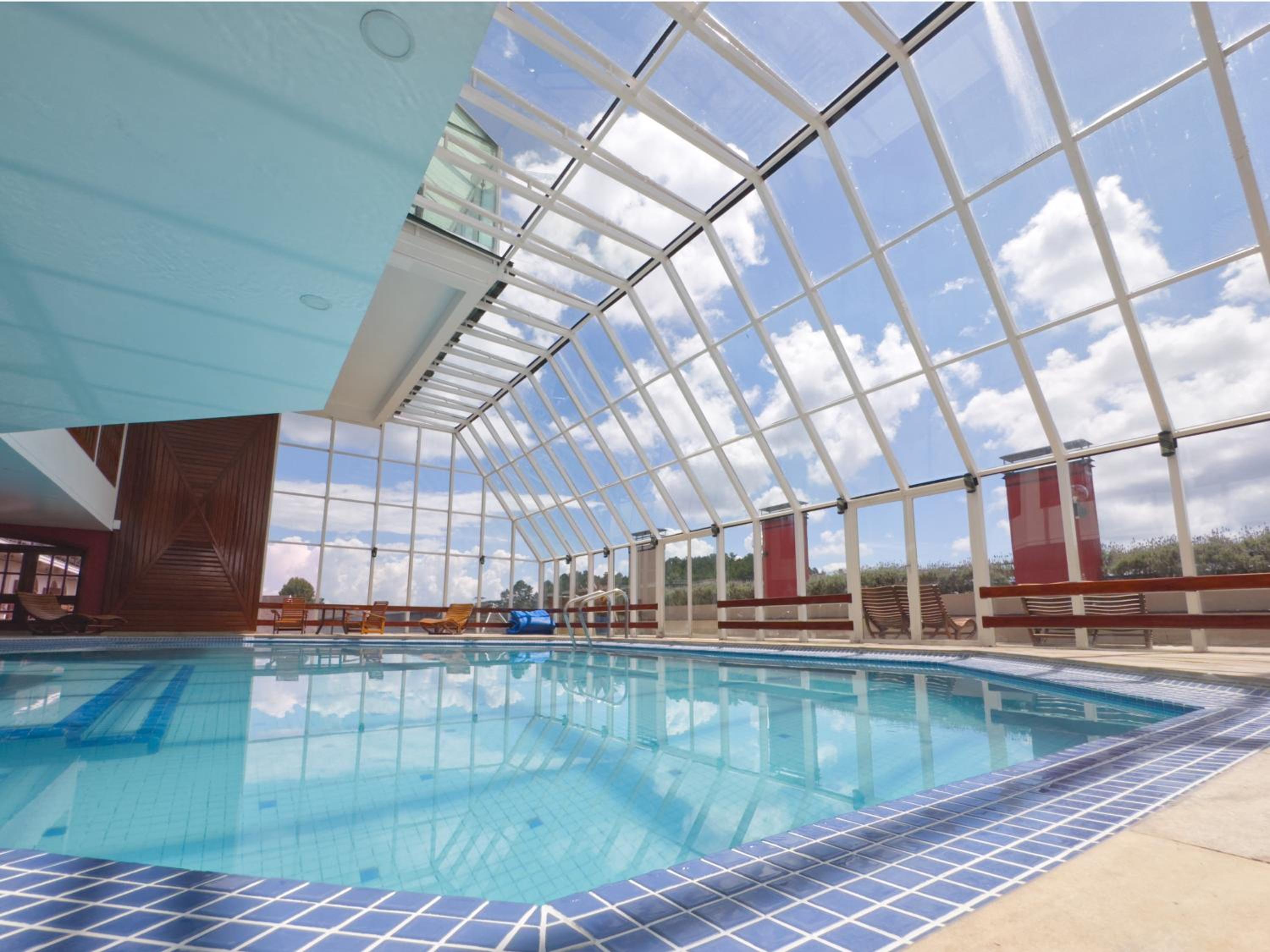 Mineir.INN - Piscina Aquecida e Hidro na Montanha