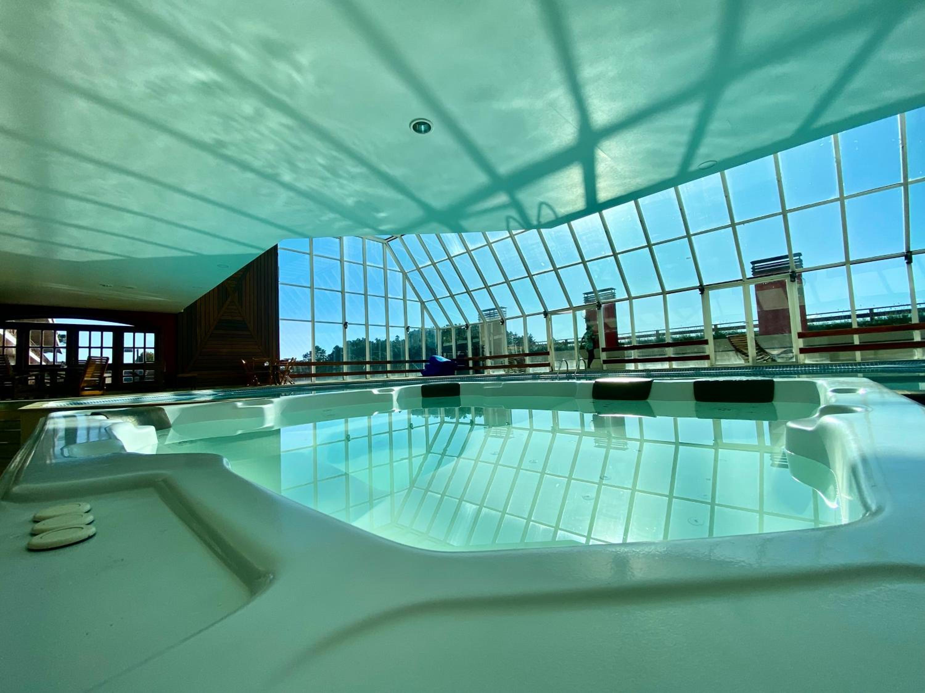 Mineir.INN - Piscina Aquecida e Hidro na Montanha