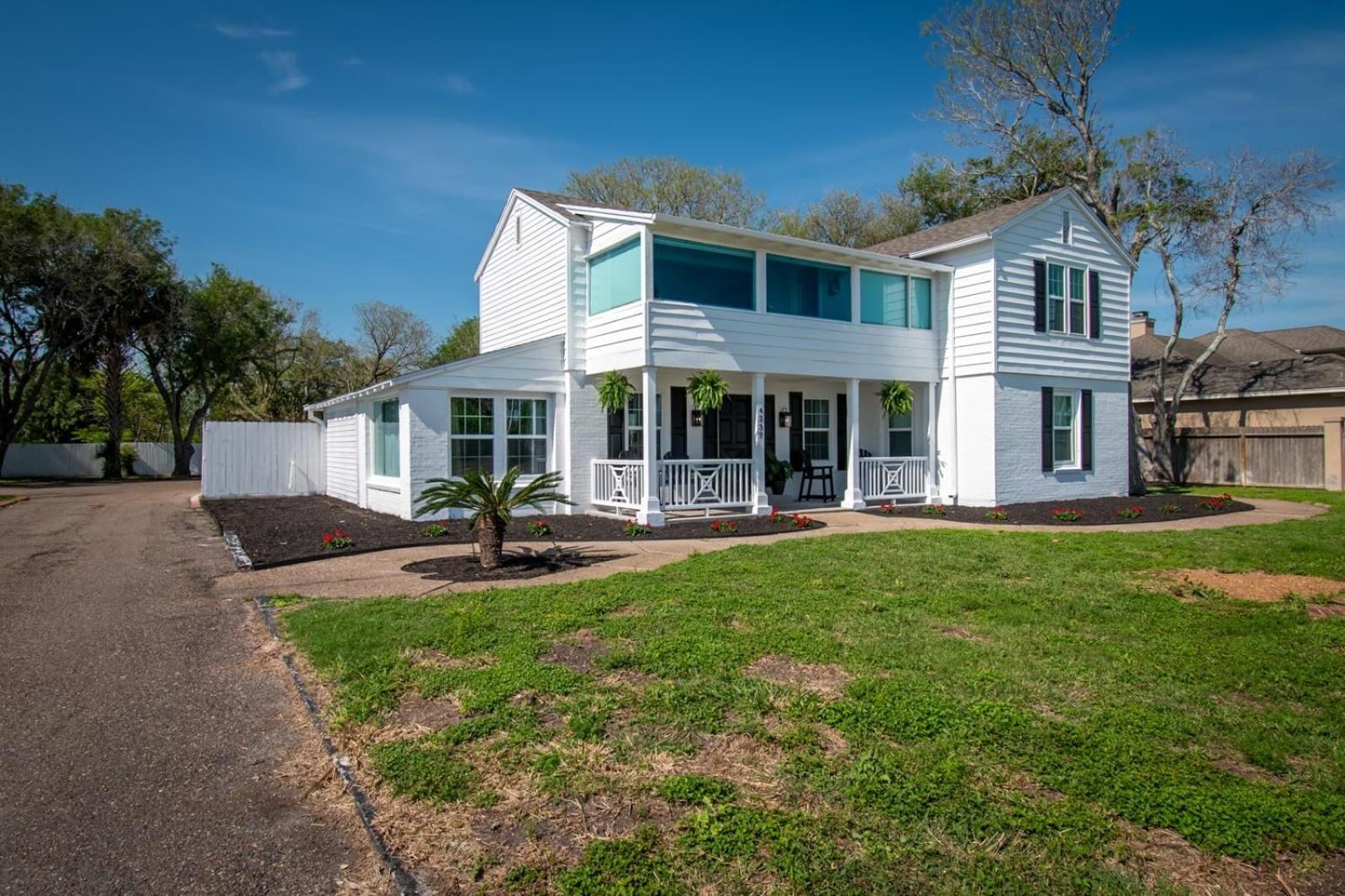 Hotel Coastal Oasis - Beautiful Ocean Views