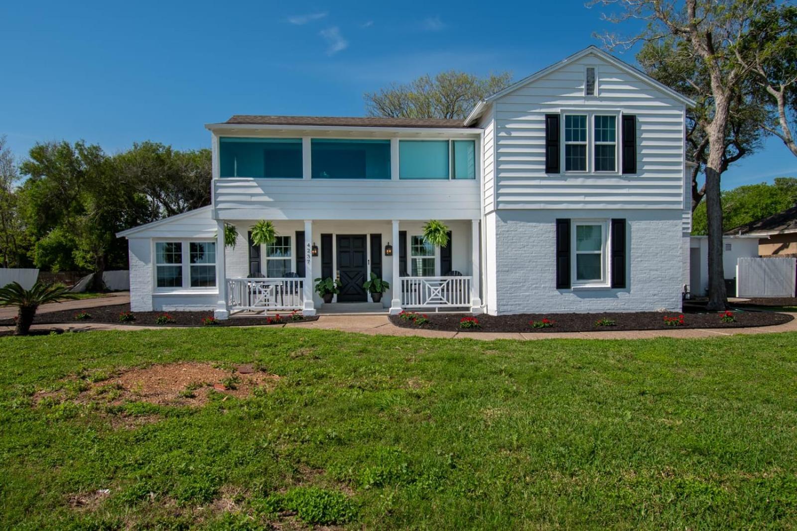 Coastal Oasis - Beautiful Ocean Views Awaits view 3