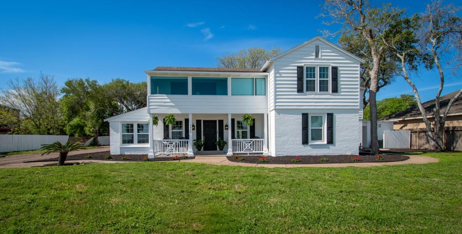 Coastal Oasis - Beautiful Ocean Views Awaits view 5