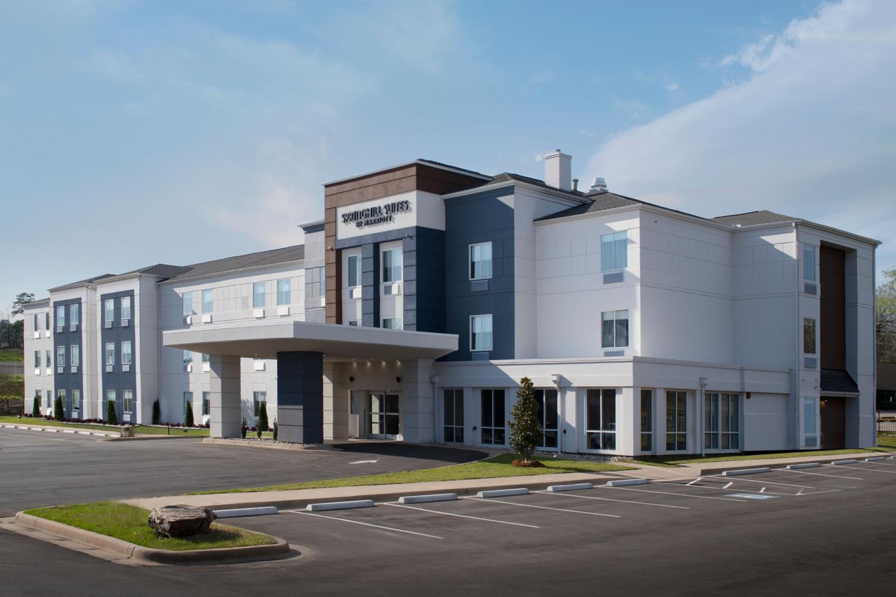 Hotel SpringHill Suites by Marriott Little Rock - Image 1