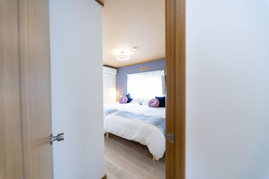 Shiga Lakeside House in Hamabun