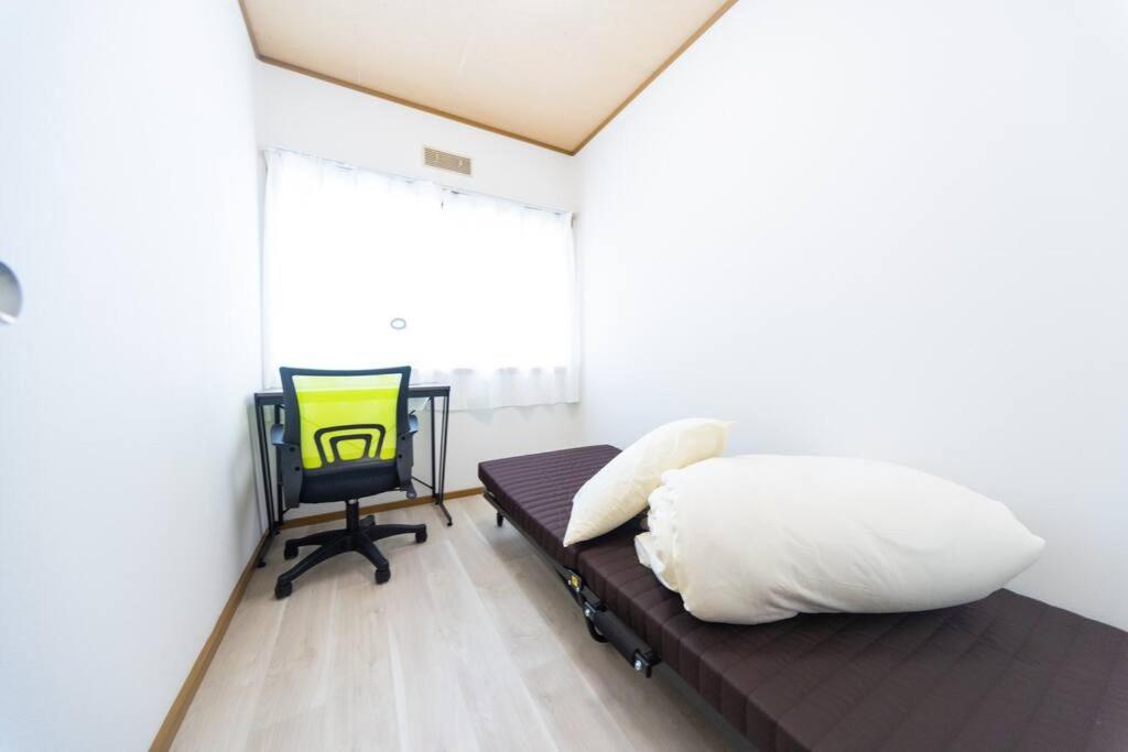 Shiga Lakeside House in Hamabun