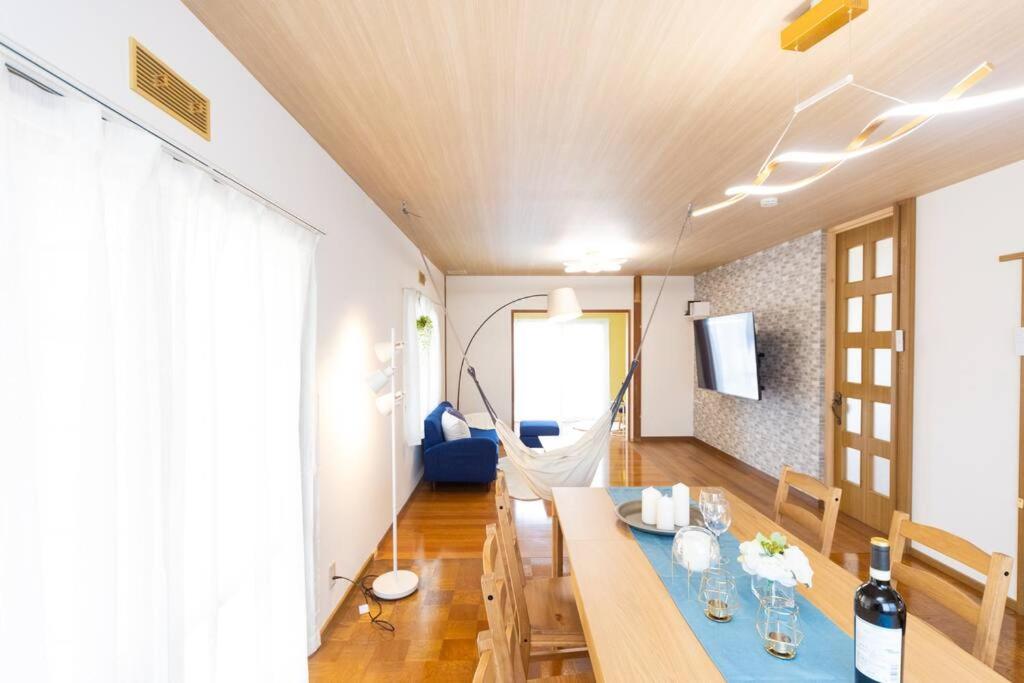 Shiga Lakeside House in Hamabun