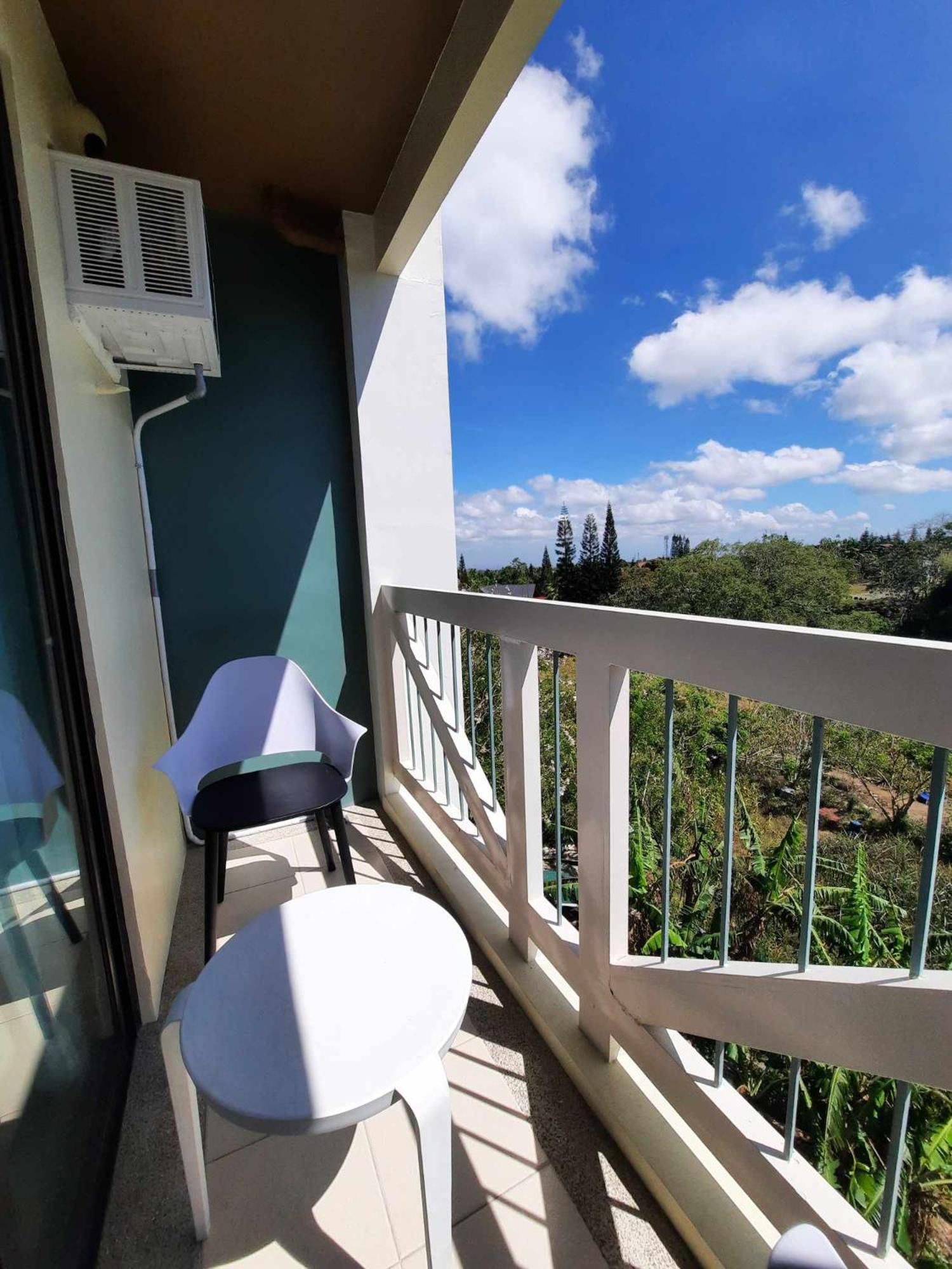PY Suites Tagaytay view 4