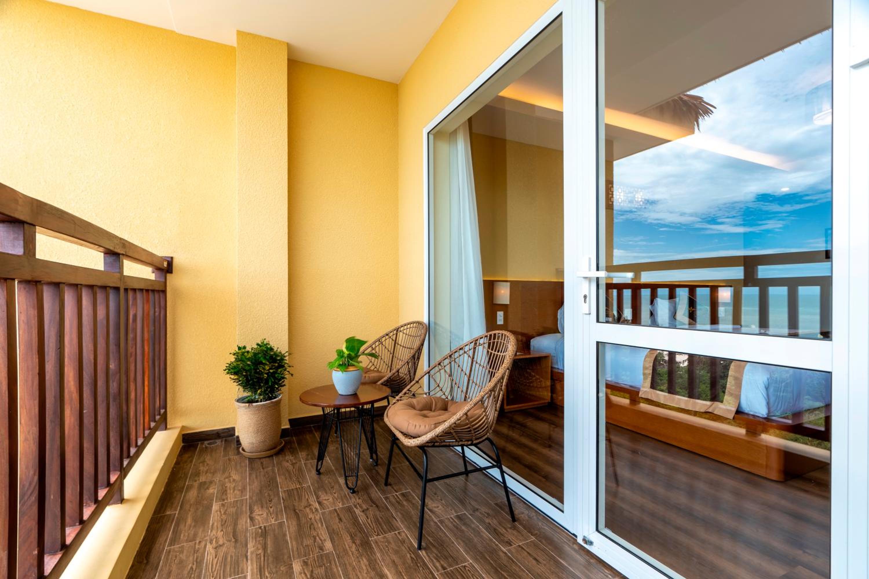 Aroma Beach Resort and Spa