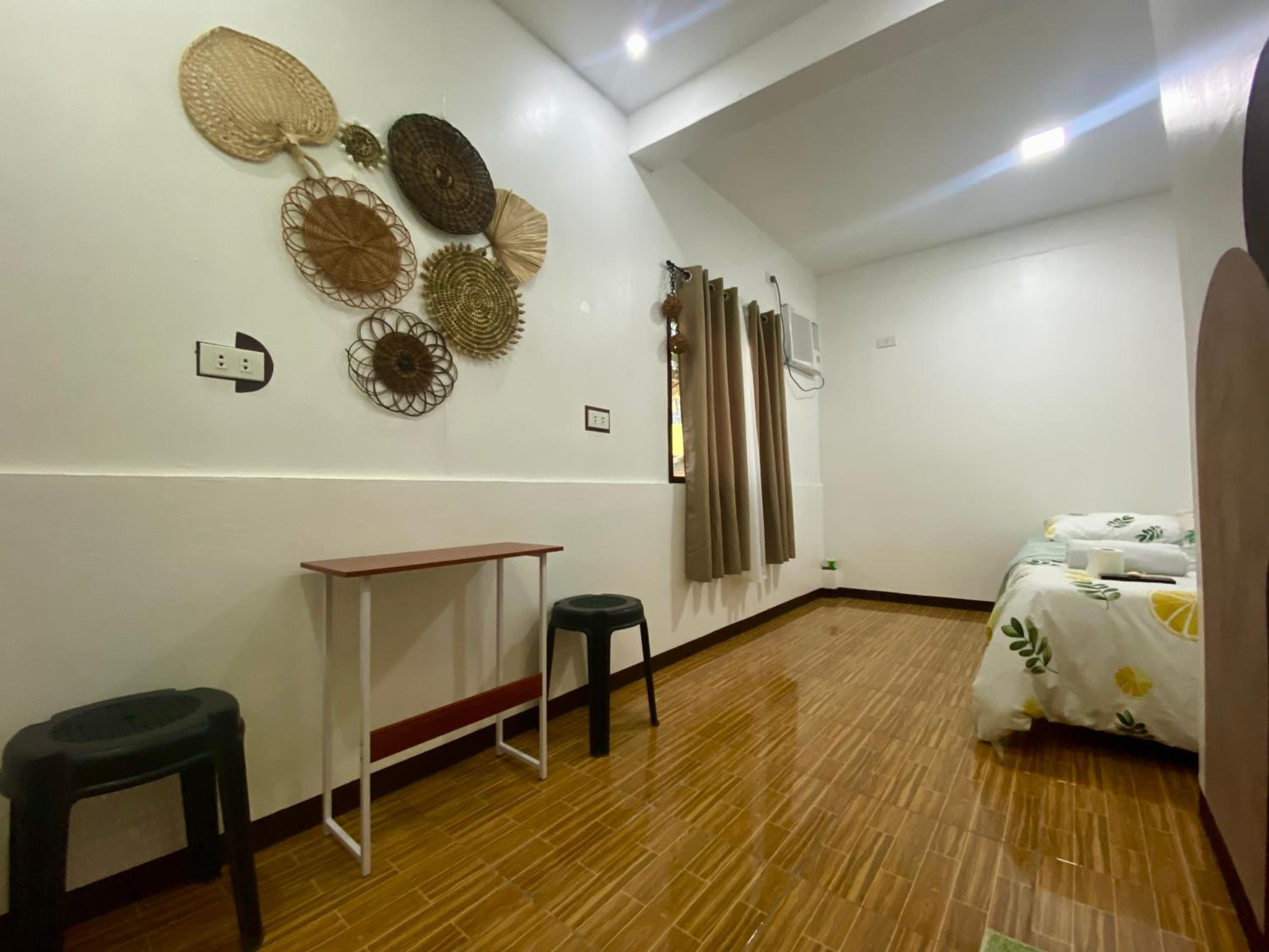 Moalboal Panagsama beach TopBudz Hostel