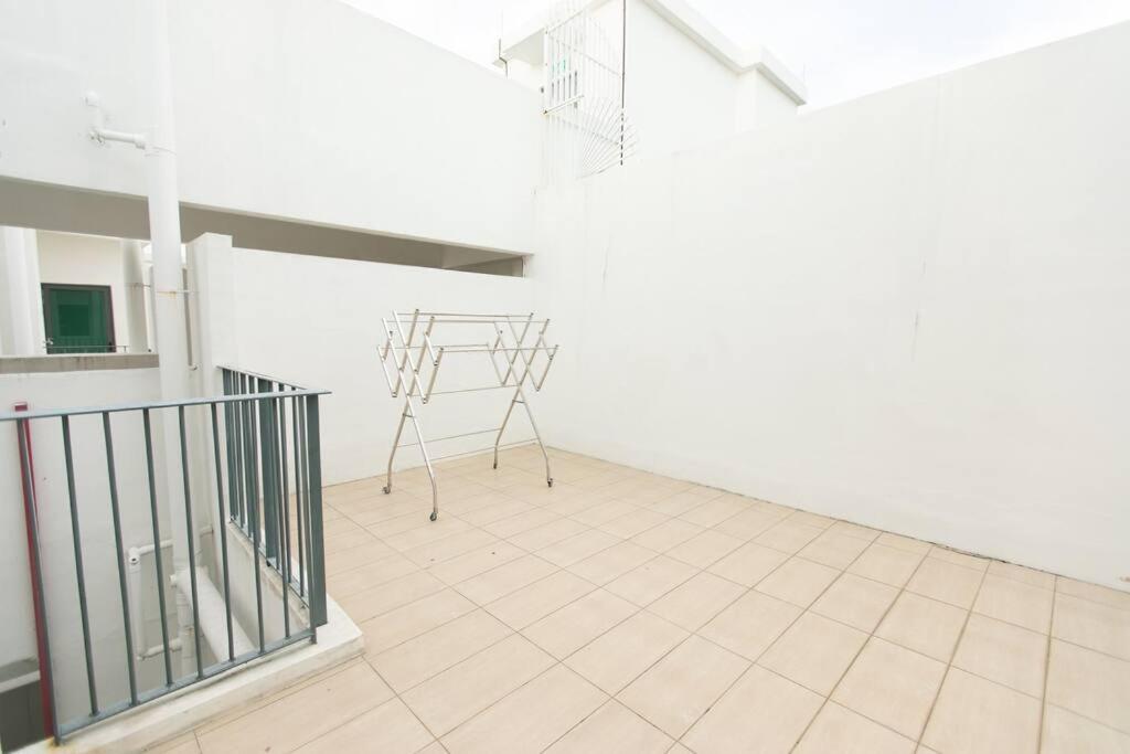 Top floor seaview pent house 3BR 11pax photo 3