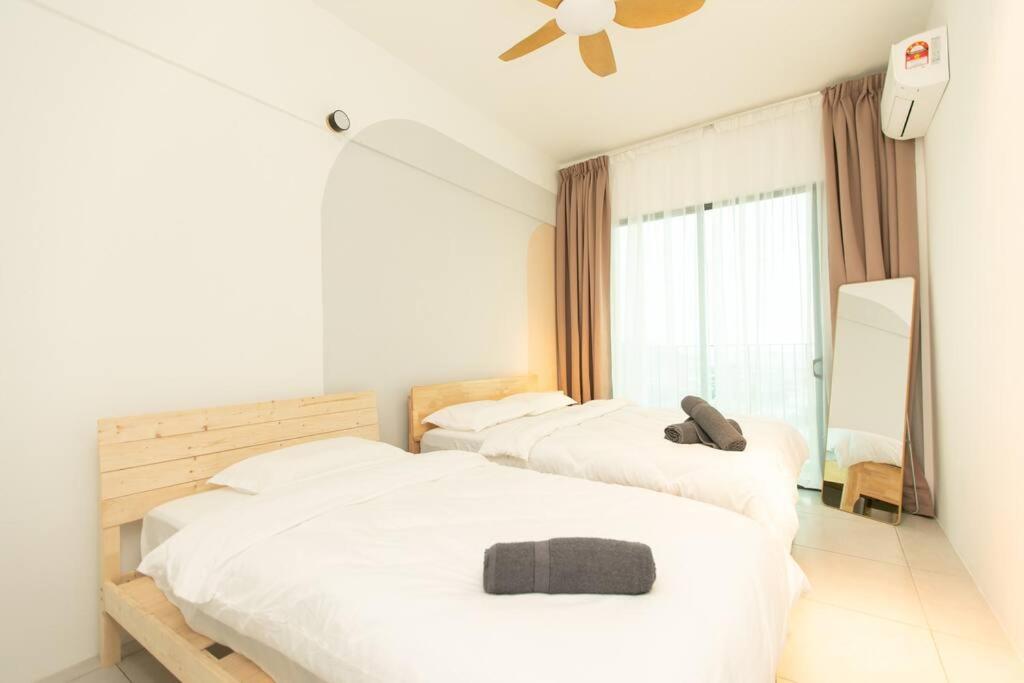 Top floor seaview pent house 3BR 11pax photo 4