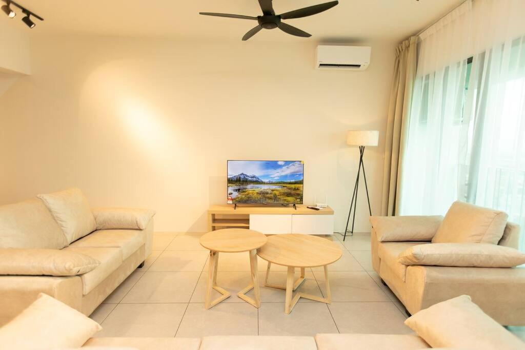 Top floor seaview pent house 3BR 11pax photo 8