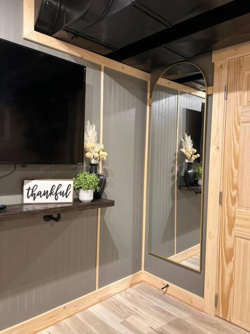 Enchanting and comfy urban cottage with renovated rustic den by Como Park MN State Fair - Property Image 58