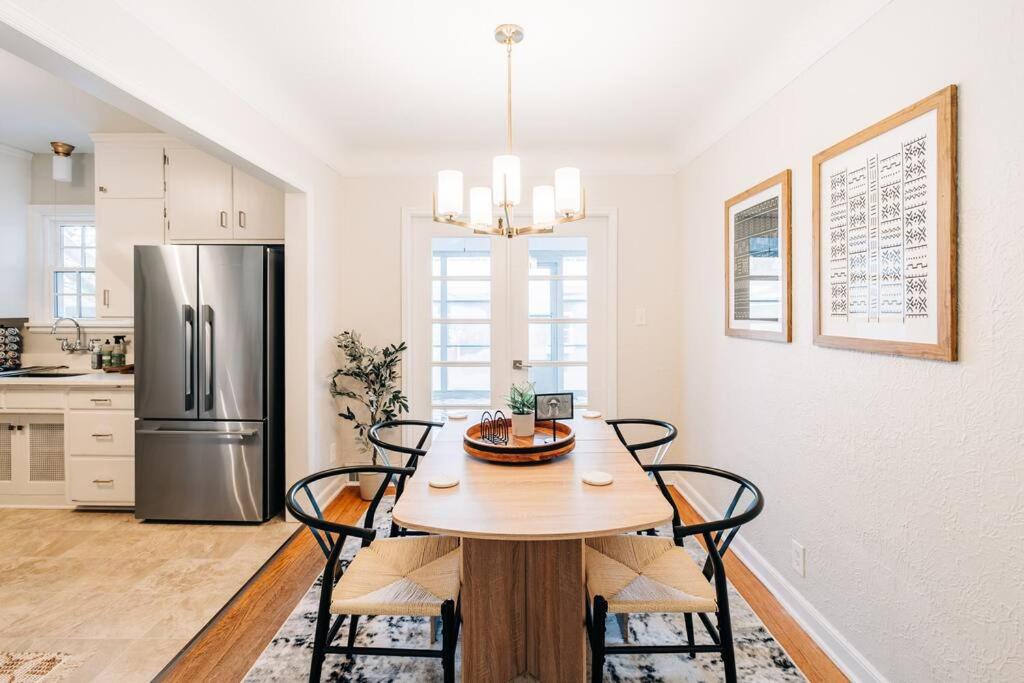 Enchanting and comfy urban cottage with renovated rustic den by Como Park MN State Fair - Property Image 22