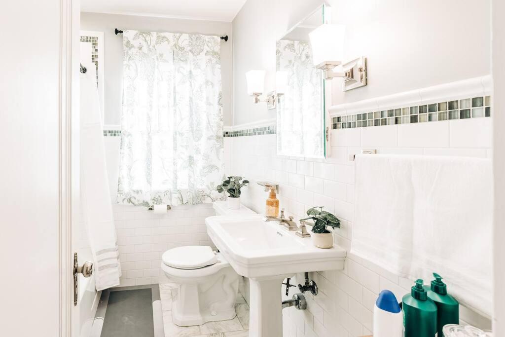 Enchanting and comfy urban cottage with renovated rustic den by Como Park MN State Fair - Property Image 30